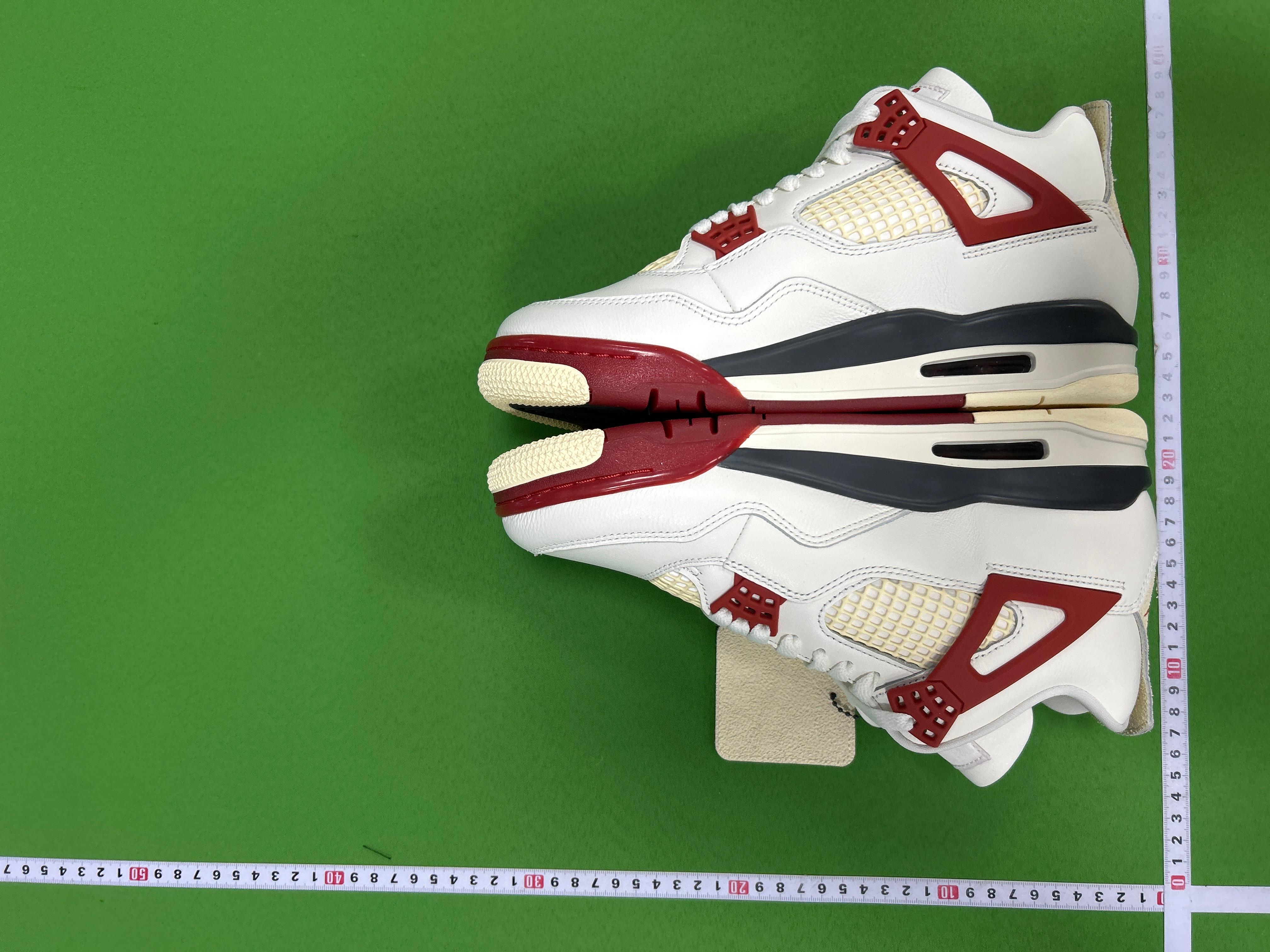 Foto QC 2 de Jordan 4 Retro Lightning CT8527-700