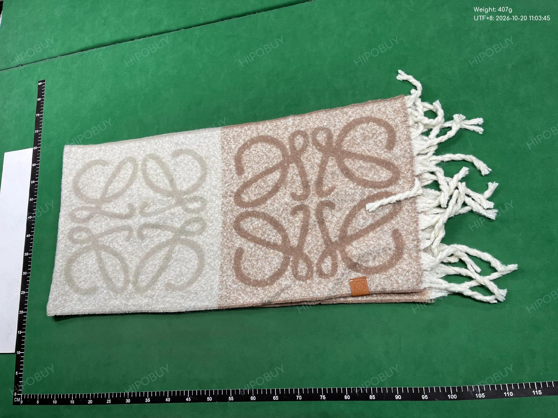 Foto QC 7 de Loewe Anagram Scarf Mohair Beige
