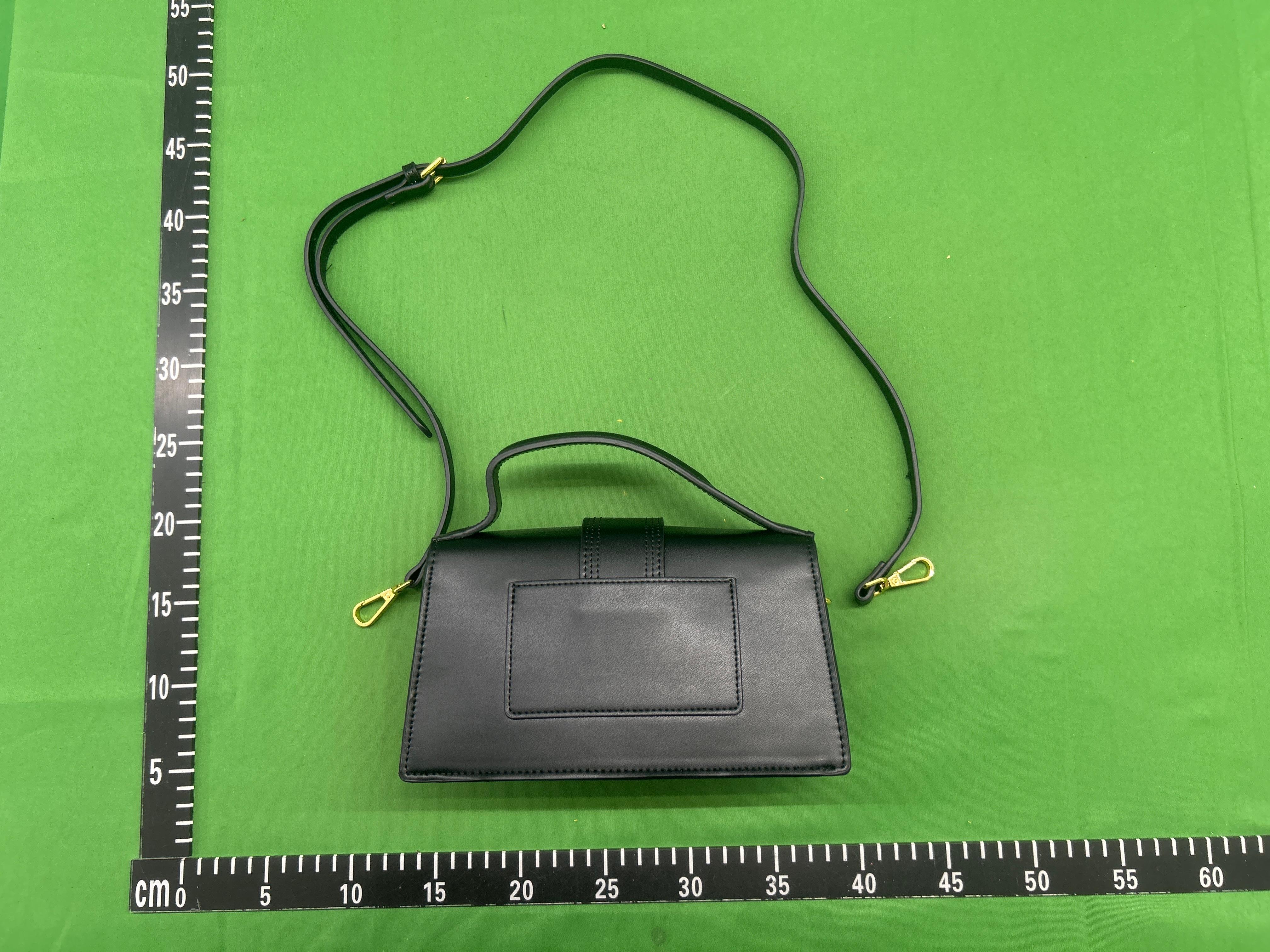 Foto QC 3 de Jacquemus Le Bambino Pink Leather