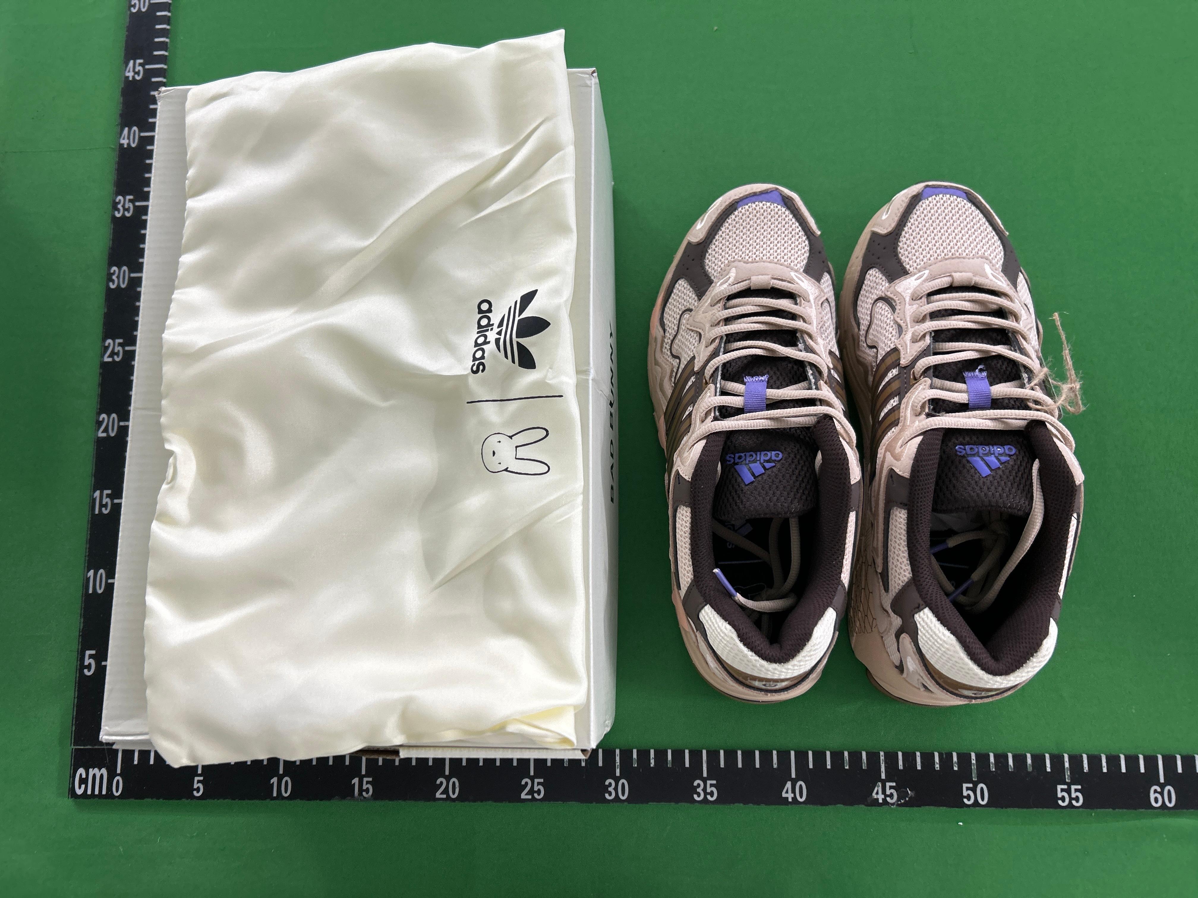 Foto QC 2 de adidas Response CL Bad Bunny Triple Black ID0805