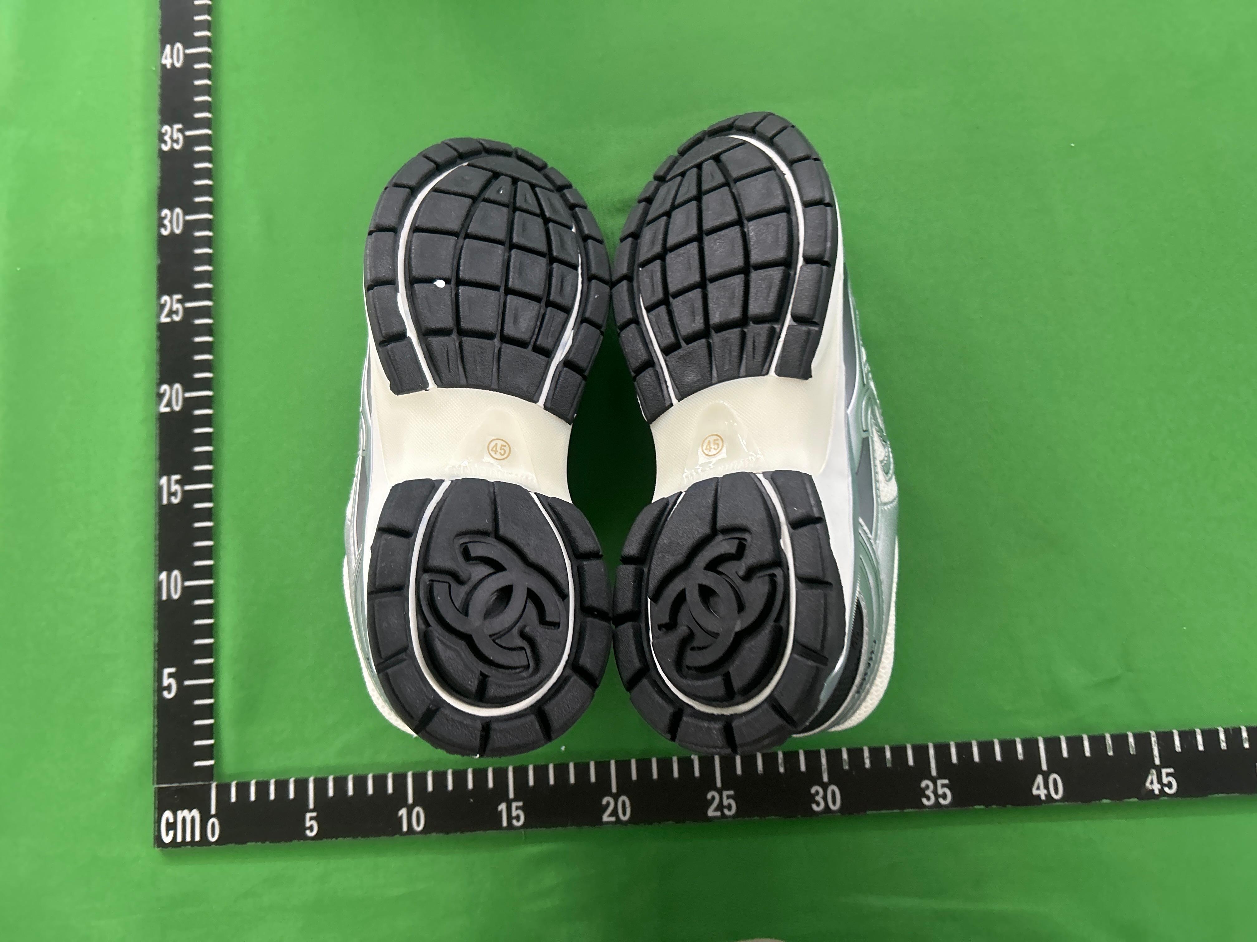 Foto QC 6 de Chanel Runner Low Silver White Mesh