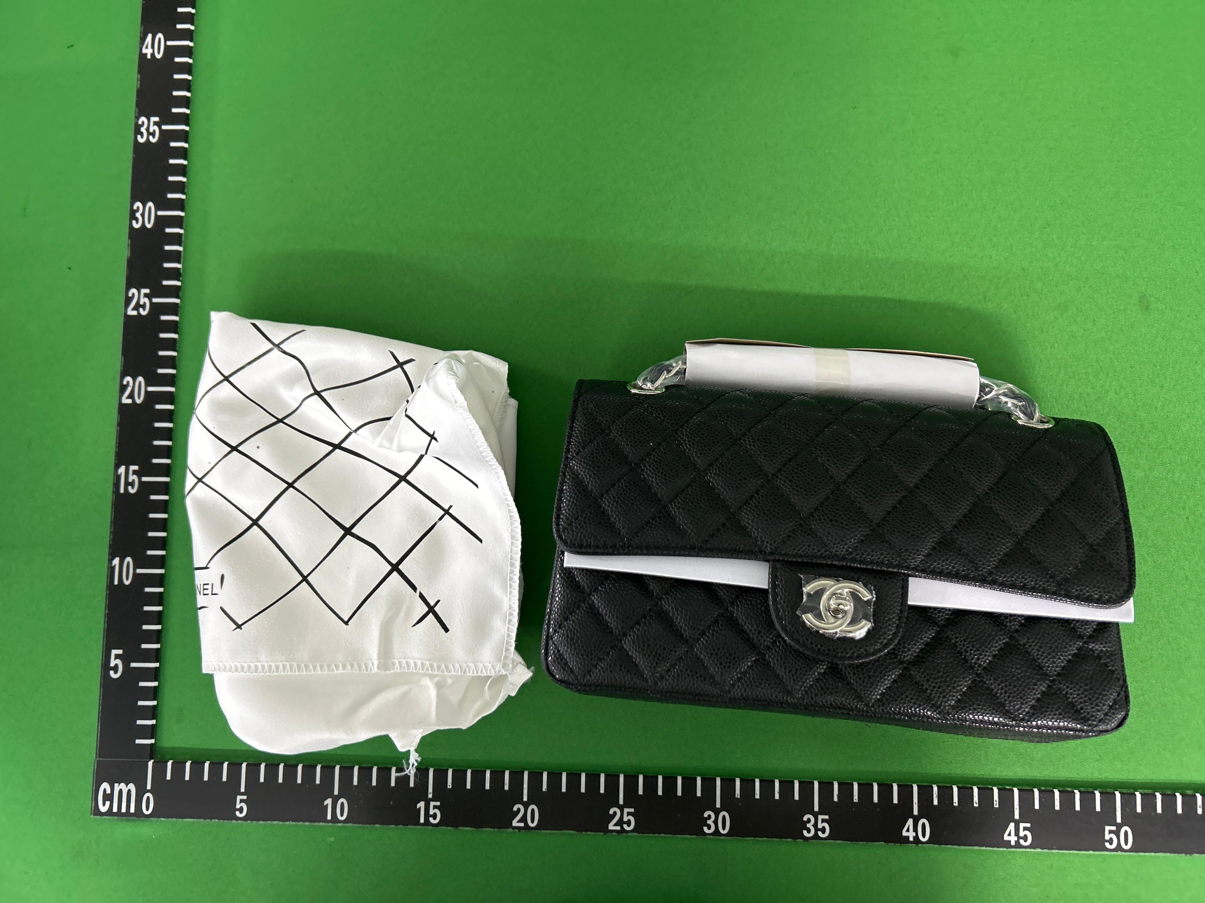 Foto QC 1 de Chanel Classic Flap Bag Small Blue Denim Camellia