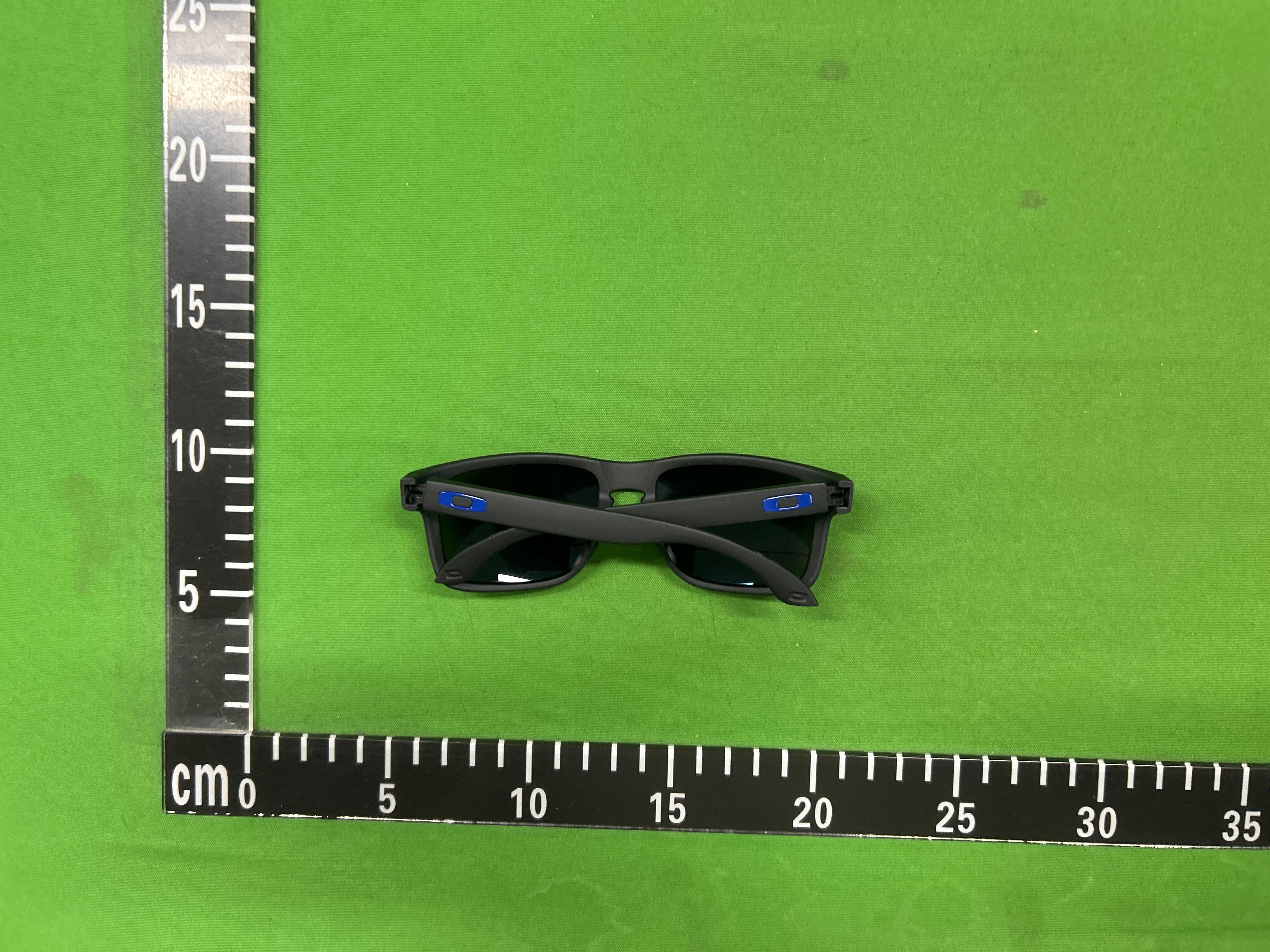 Foto QC 3 de Oakley Holbrook Plastic Sunglasses Clear Orange (9102)