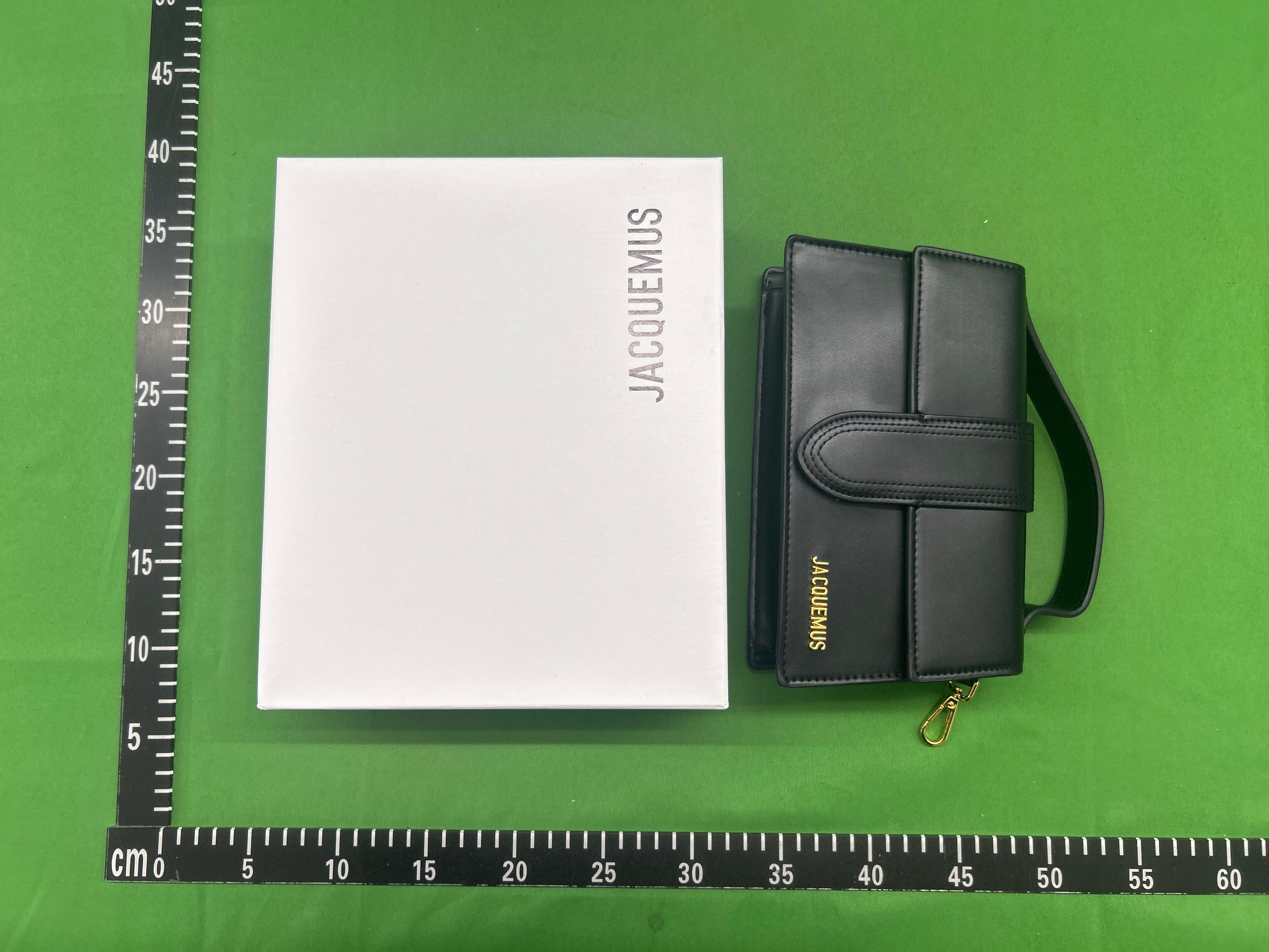 Foto QC 1 de Jacquemus Le Bambino Pink Leather