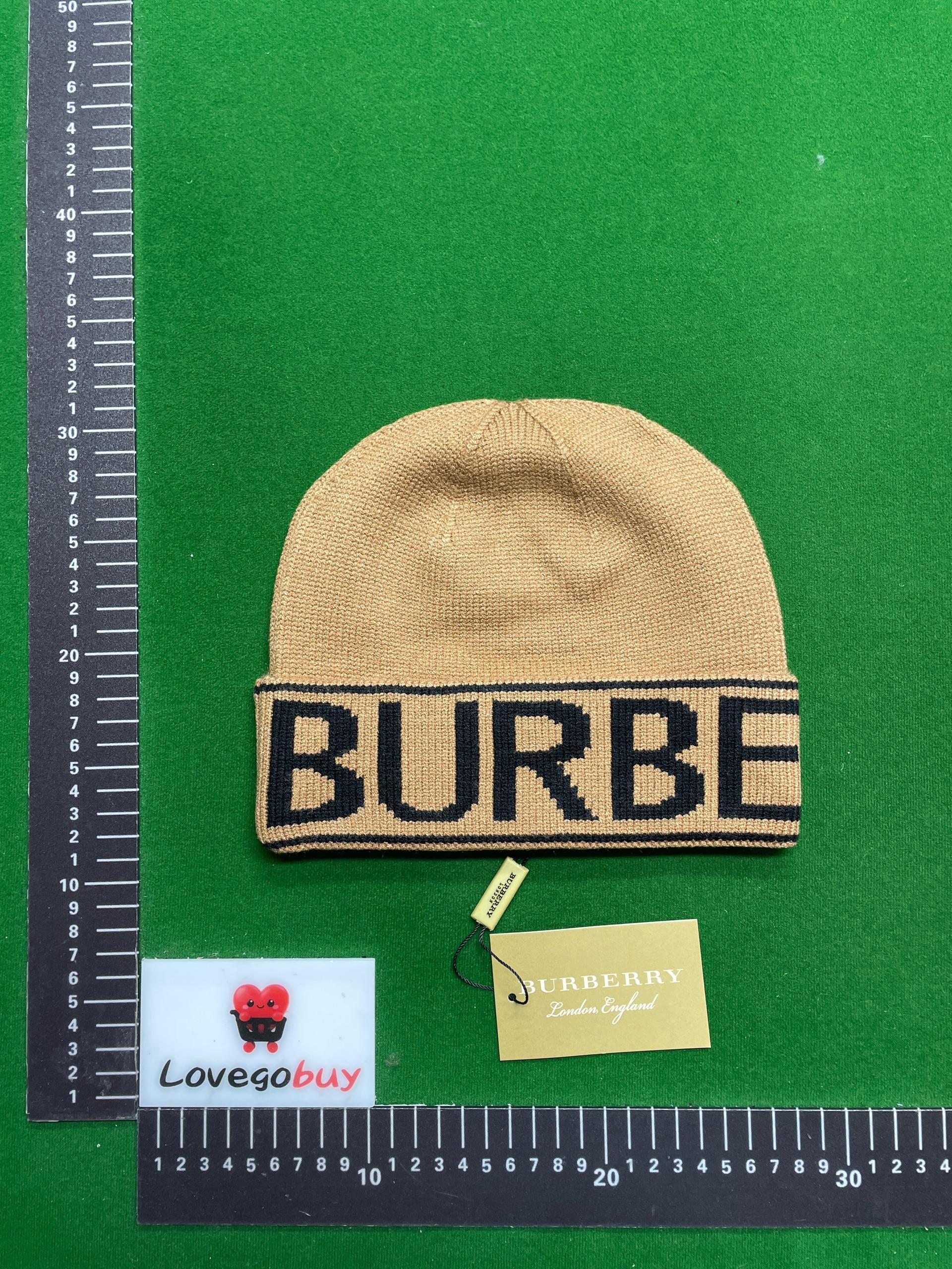 Foto QC 1 de Burberry Logo Beanie Camel
