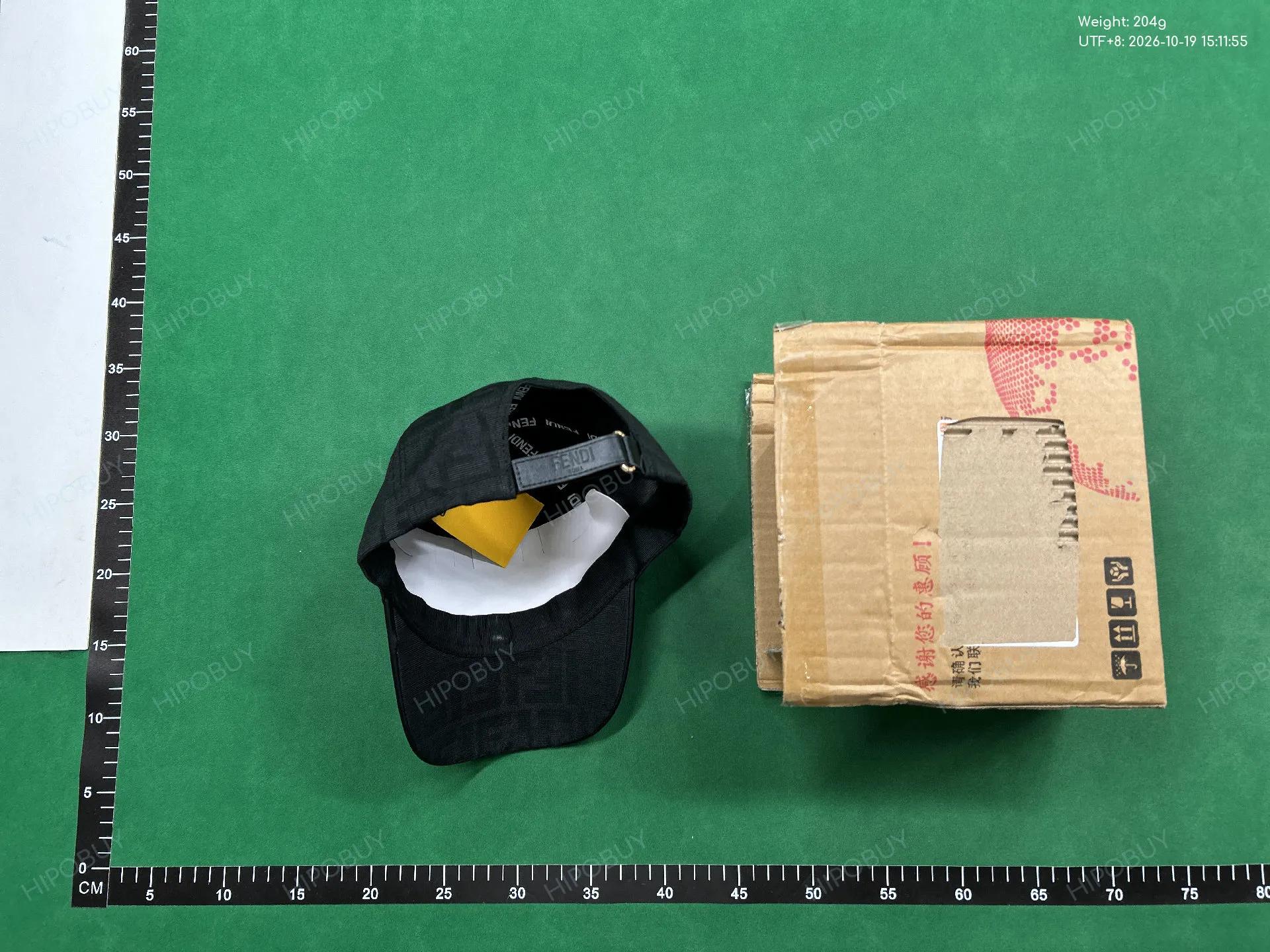 Foto QC 6 de Fendi FF Monogram Leather Trim Cap Tobacco/Black