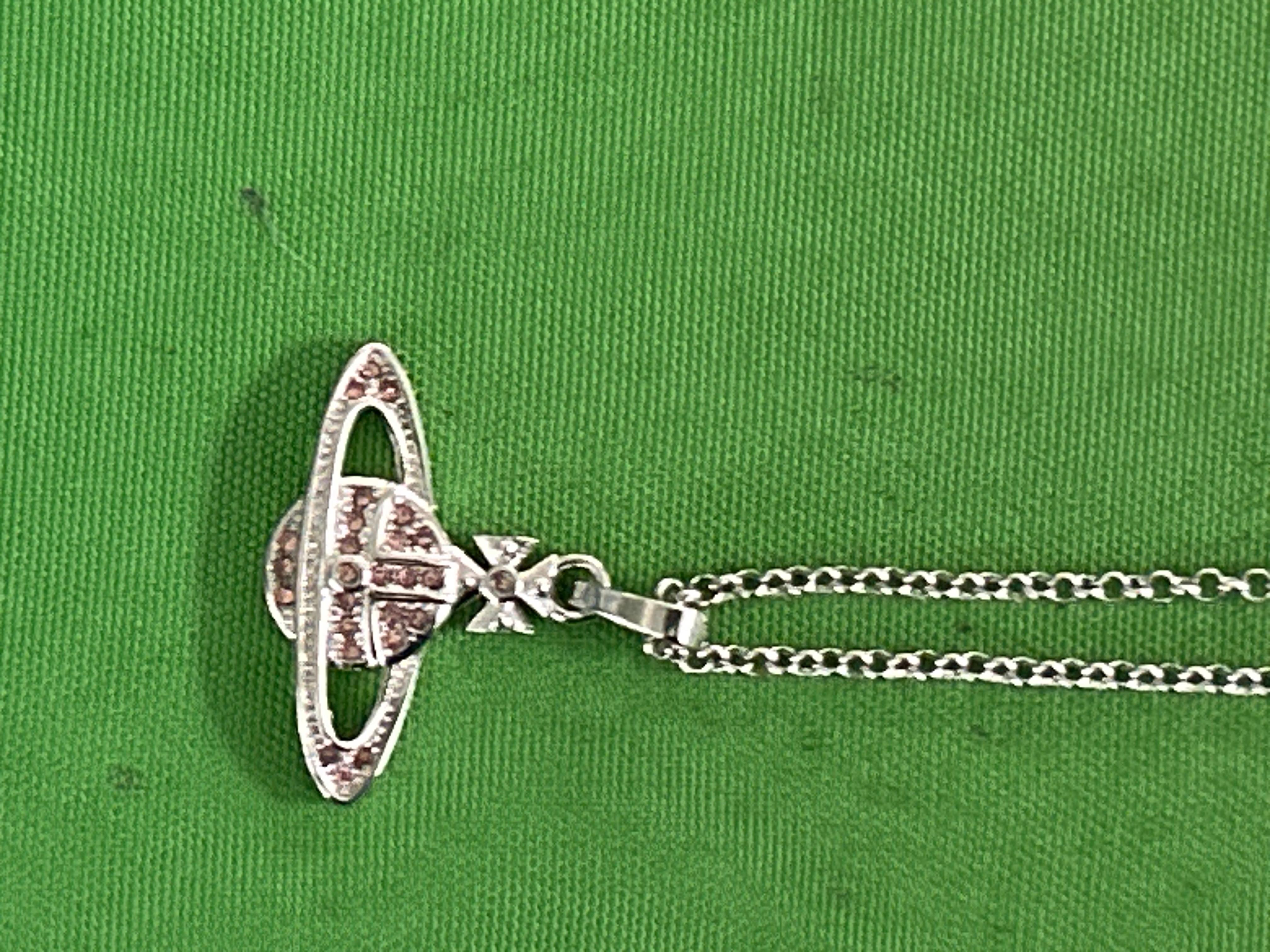 Foto QC 7 de Vivienne Westwood Orb Necklace Metal Crystal Silver