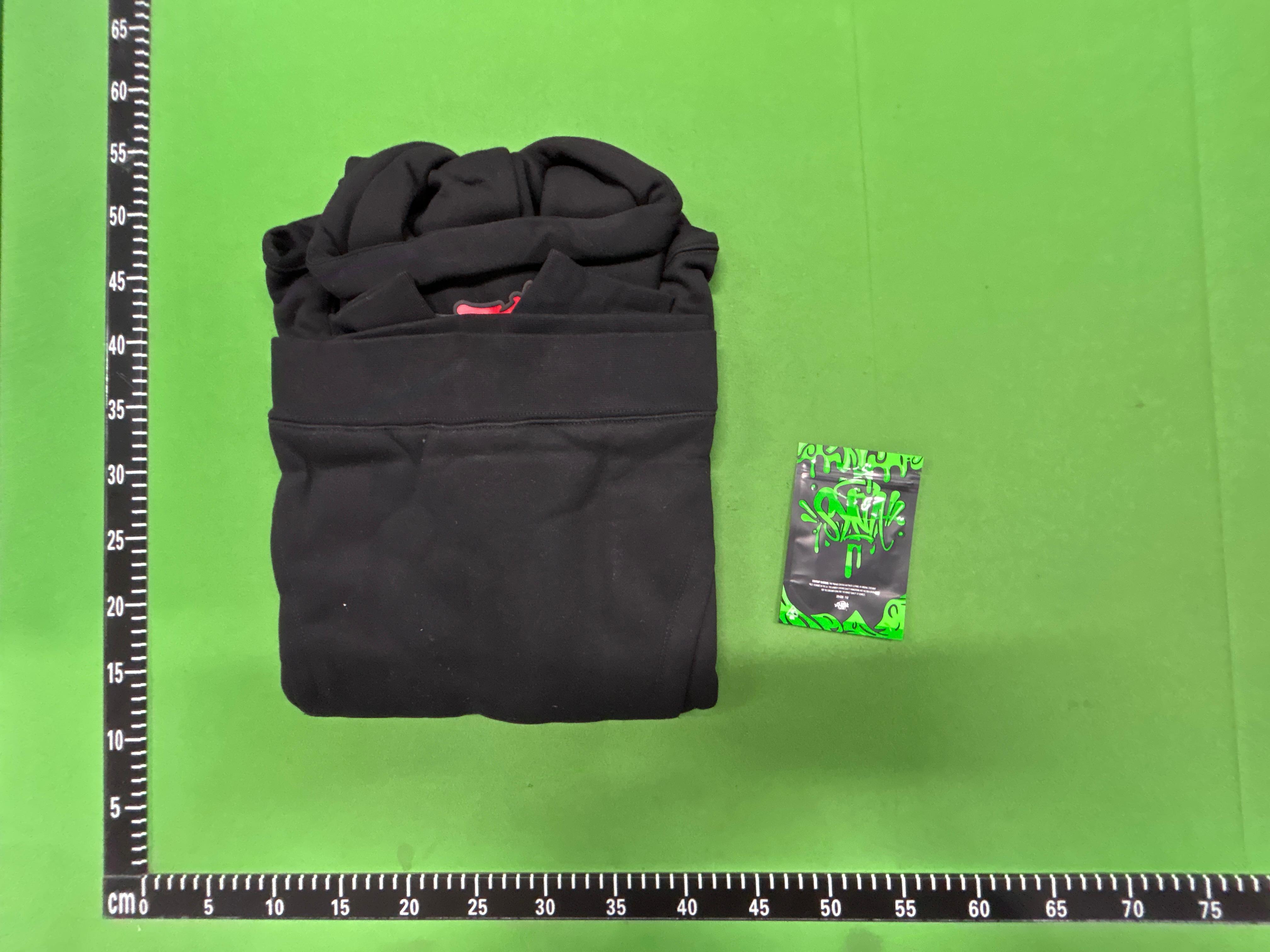 Foto QC 2 de Syna Crewneck Sweater Logo Black