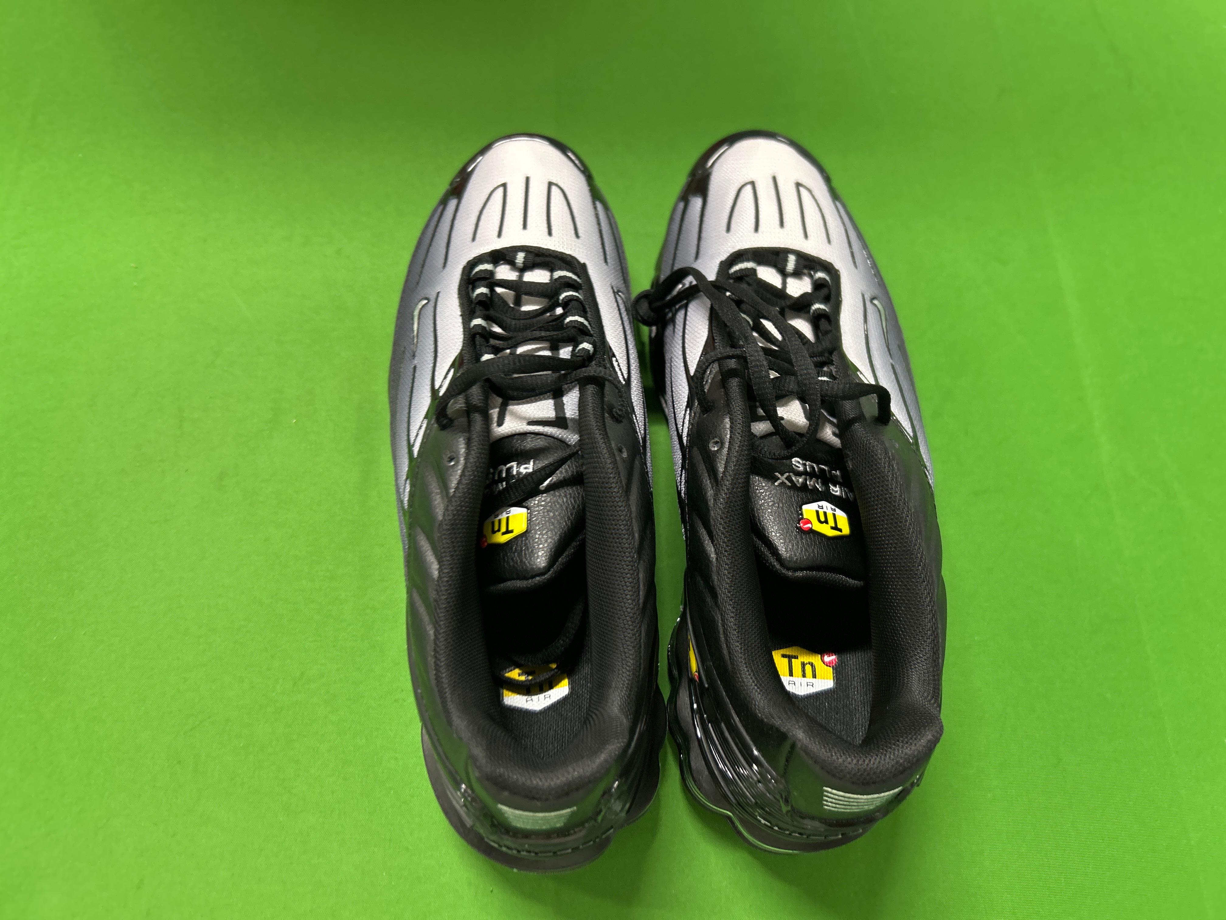 Foto QC 3 de Nike Air Max Plus 3 GS Black Grey DM3269-001