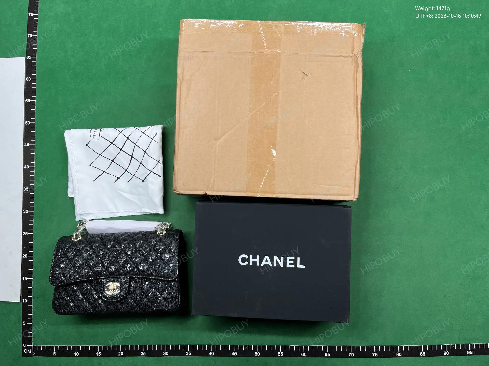 Foto QC 3 de Chanel Classic Flap 25 Beige Caviar Leather