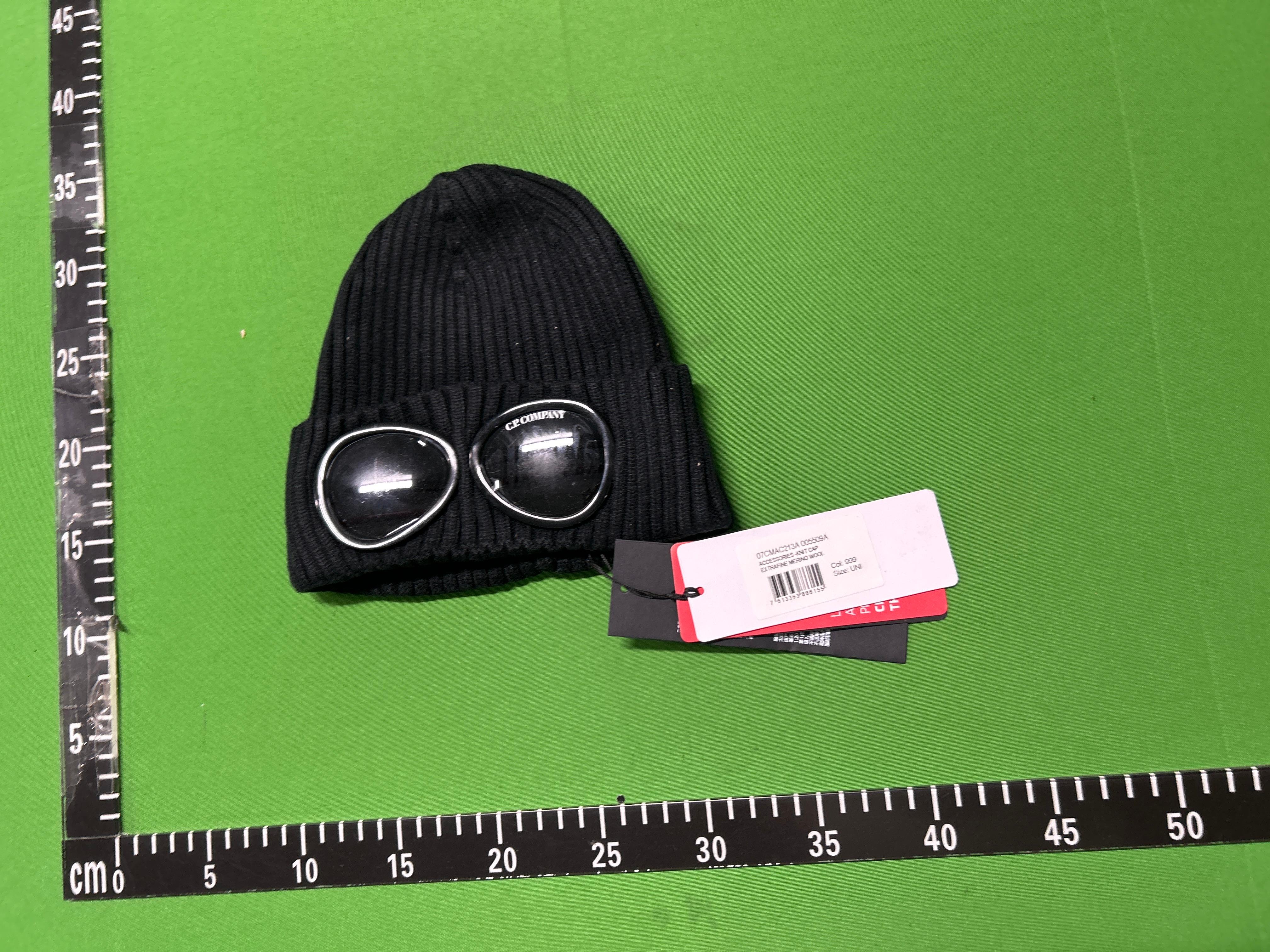 Foto QC 3 de C.P. Company Goggle Beanie Black
