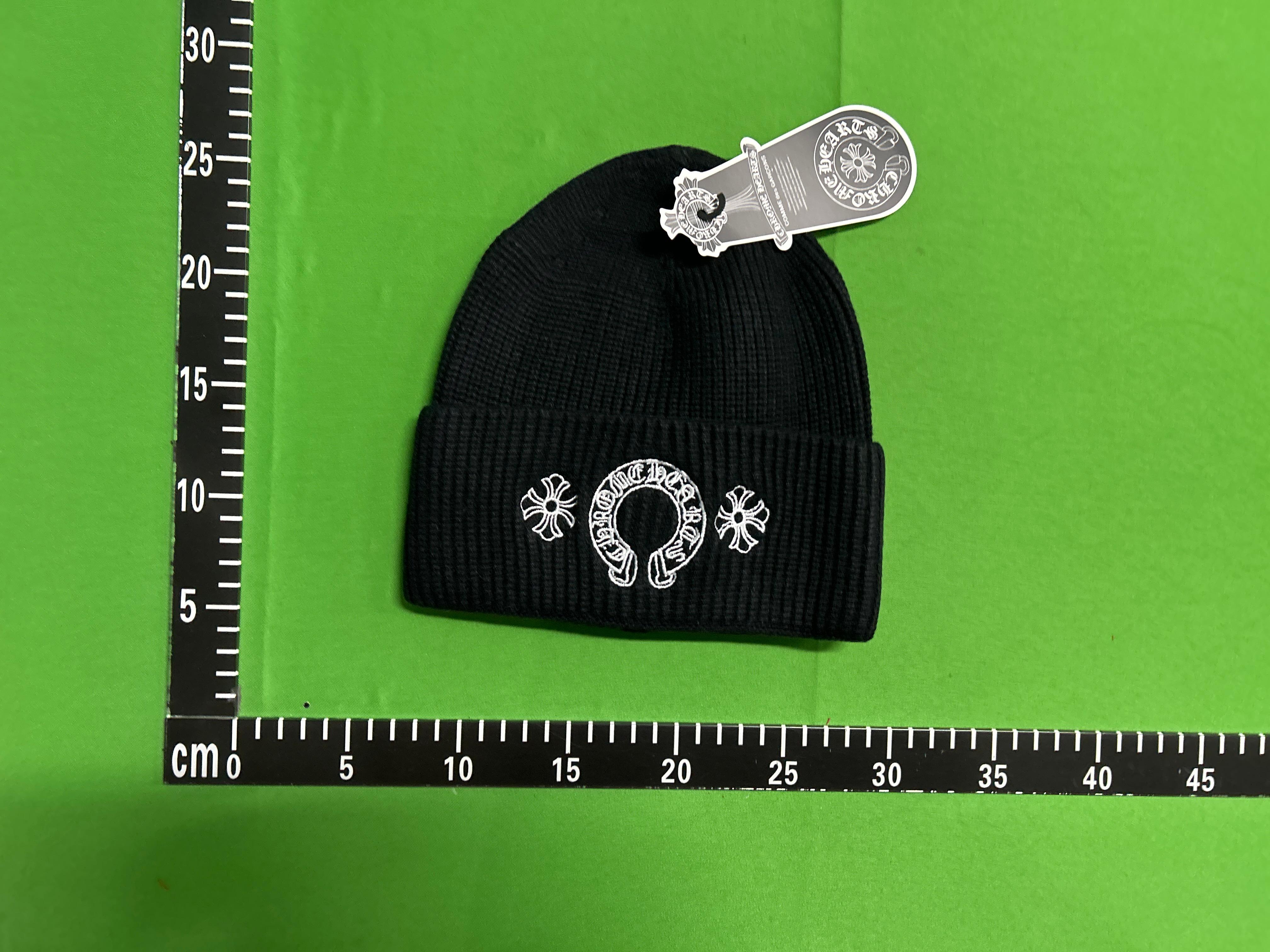Foto QC 3 de Chrome Hearts Plus Cross Studded Distressed Beanie Charcoal