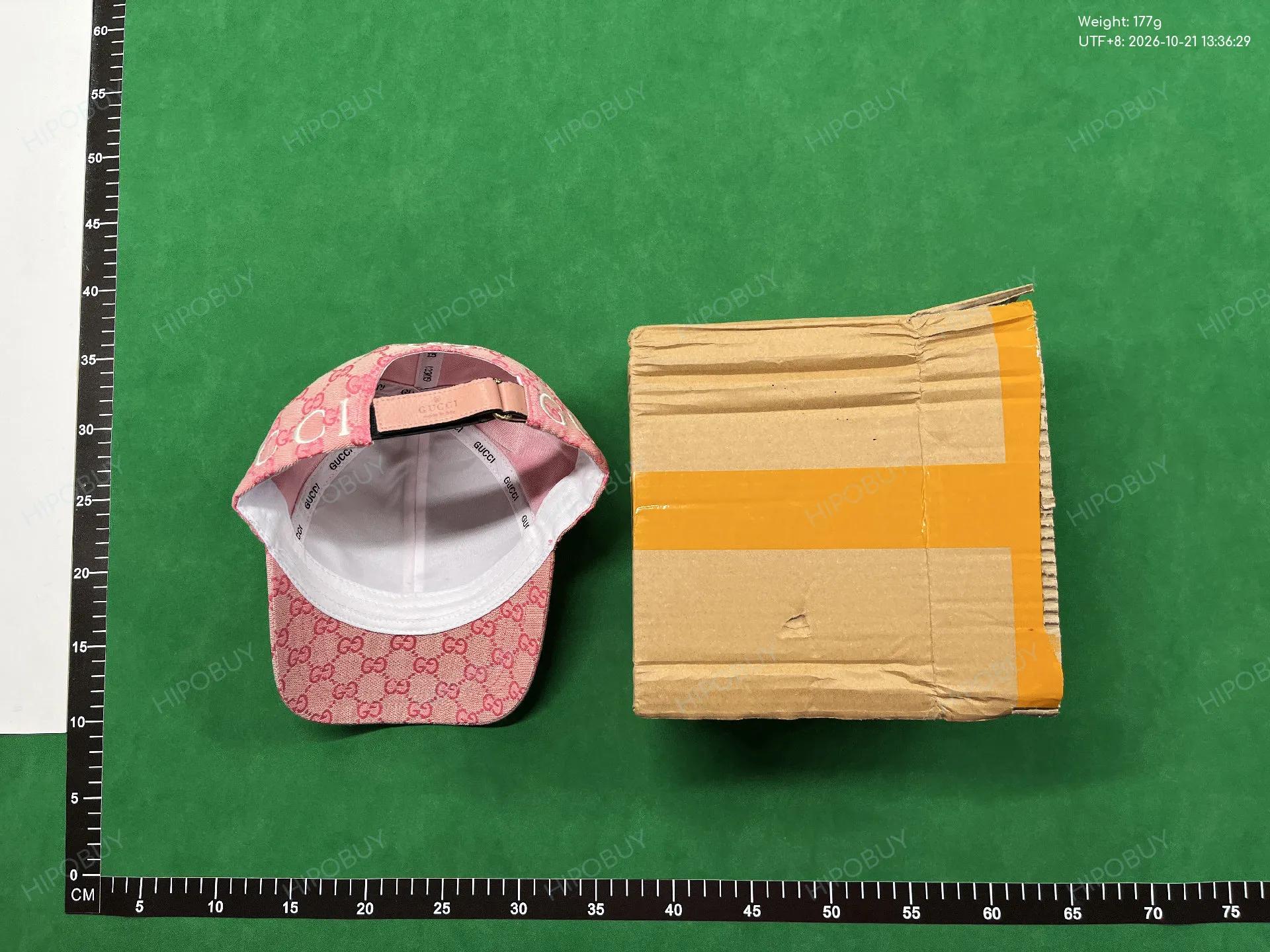 Foto QC 6 de Gucci GG Canvas Cap Beige