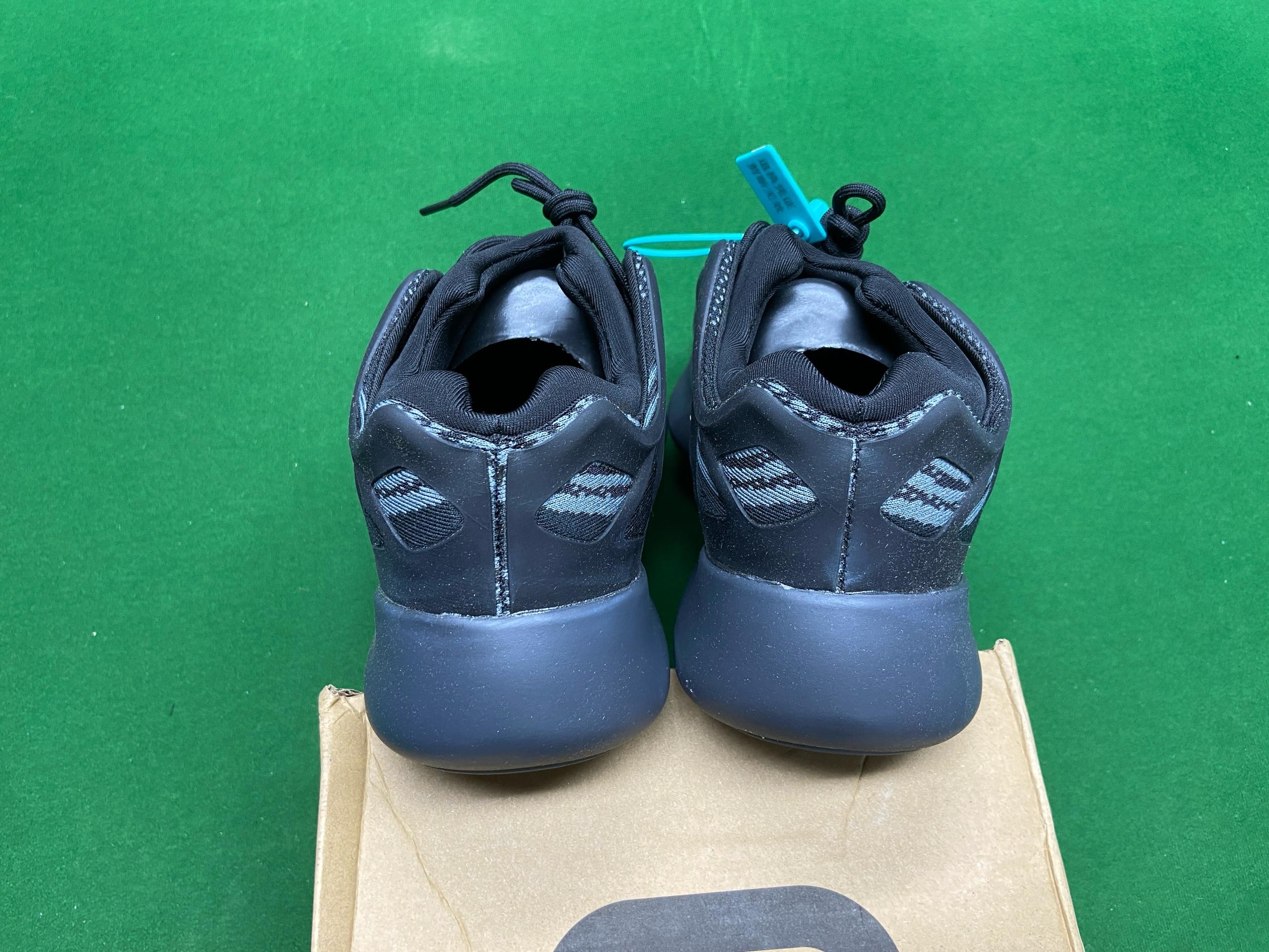 Foto QC 8 de adidas Yeezy 700 V3 Alvah H67799