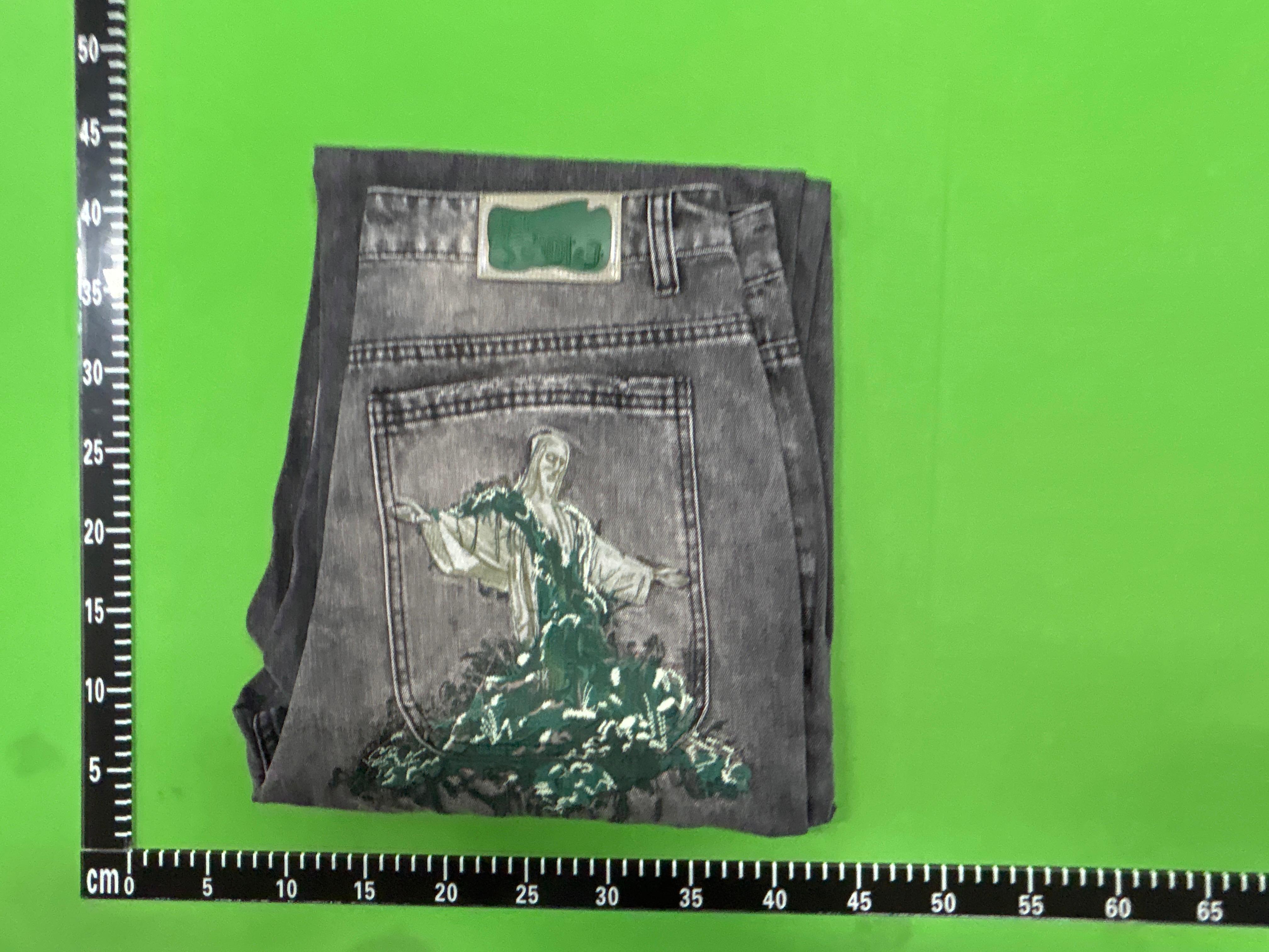 Foto QC 7 de Derschutze Denim Shorts Heavy Embroidery Statue White