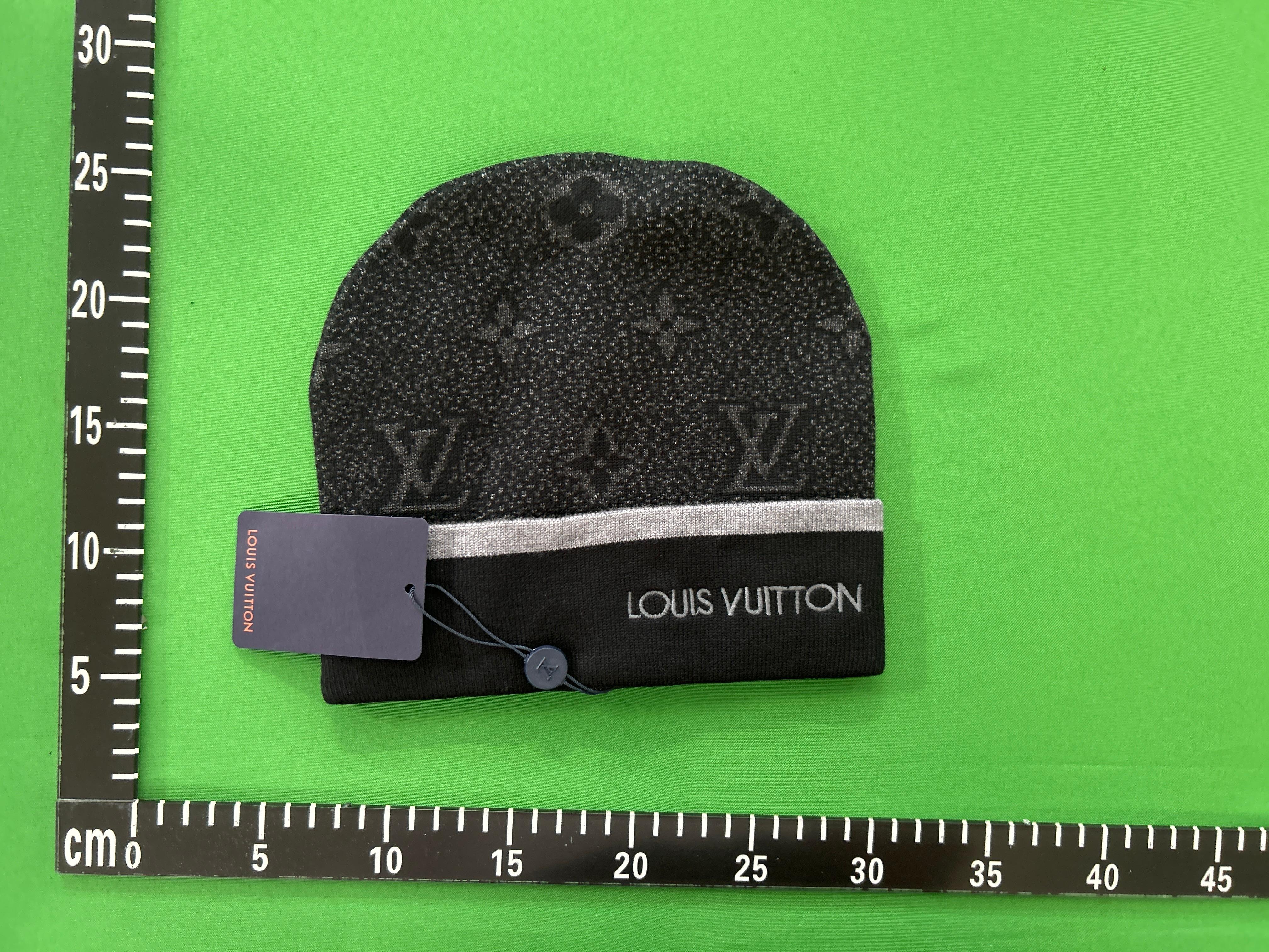 Foto QC 2 de Louis Vuitton Neo Petit Damier Beanie Grey