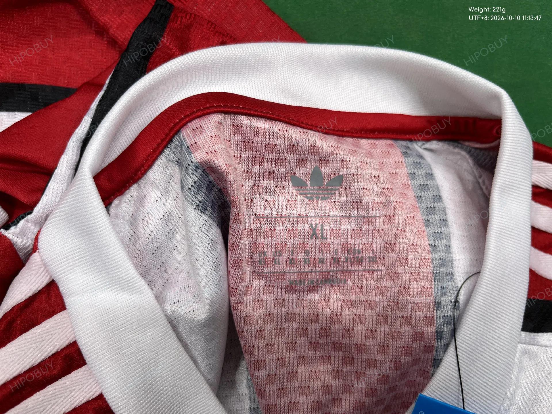 Foto QC 5 de Bahrain Victorious 2026/27 Home Jersey Navy