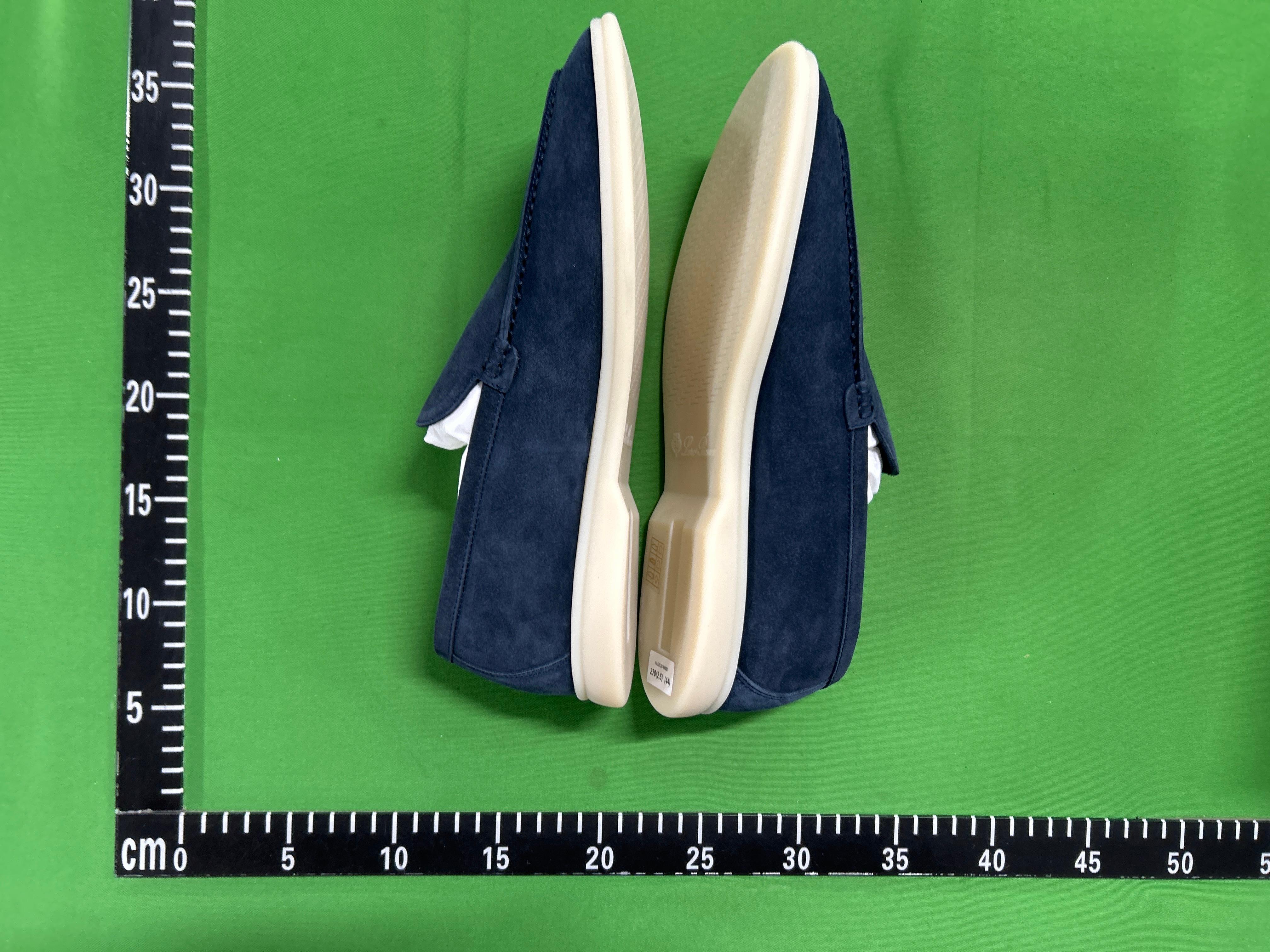 Foto QC 4 de Loro Piana Summer Walk Suede Loafers Grey