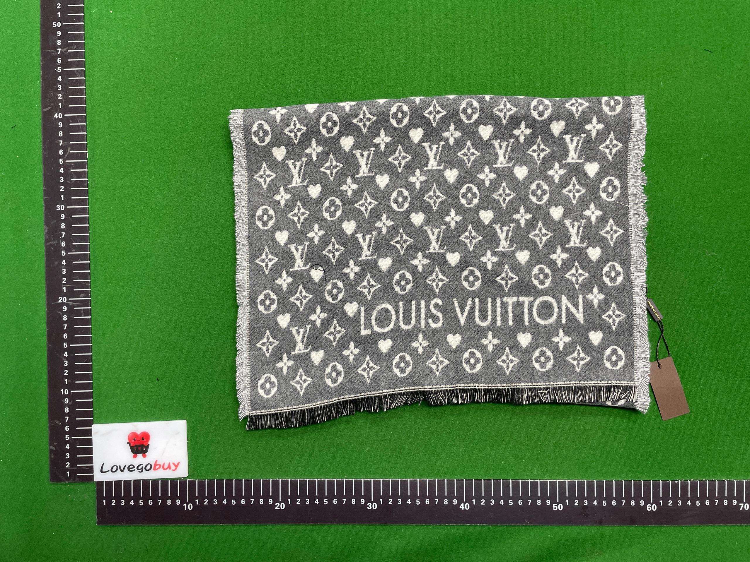 Foto QC 1 de Louis Vuitton Monogram Scarf Pink