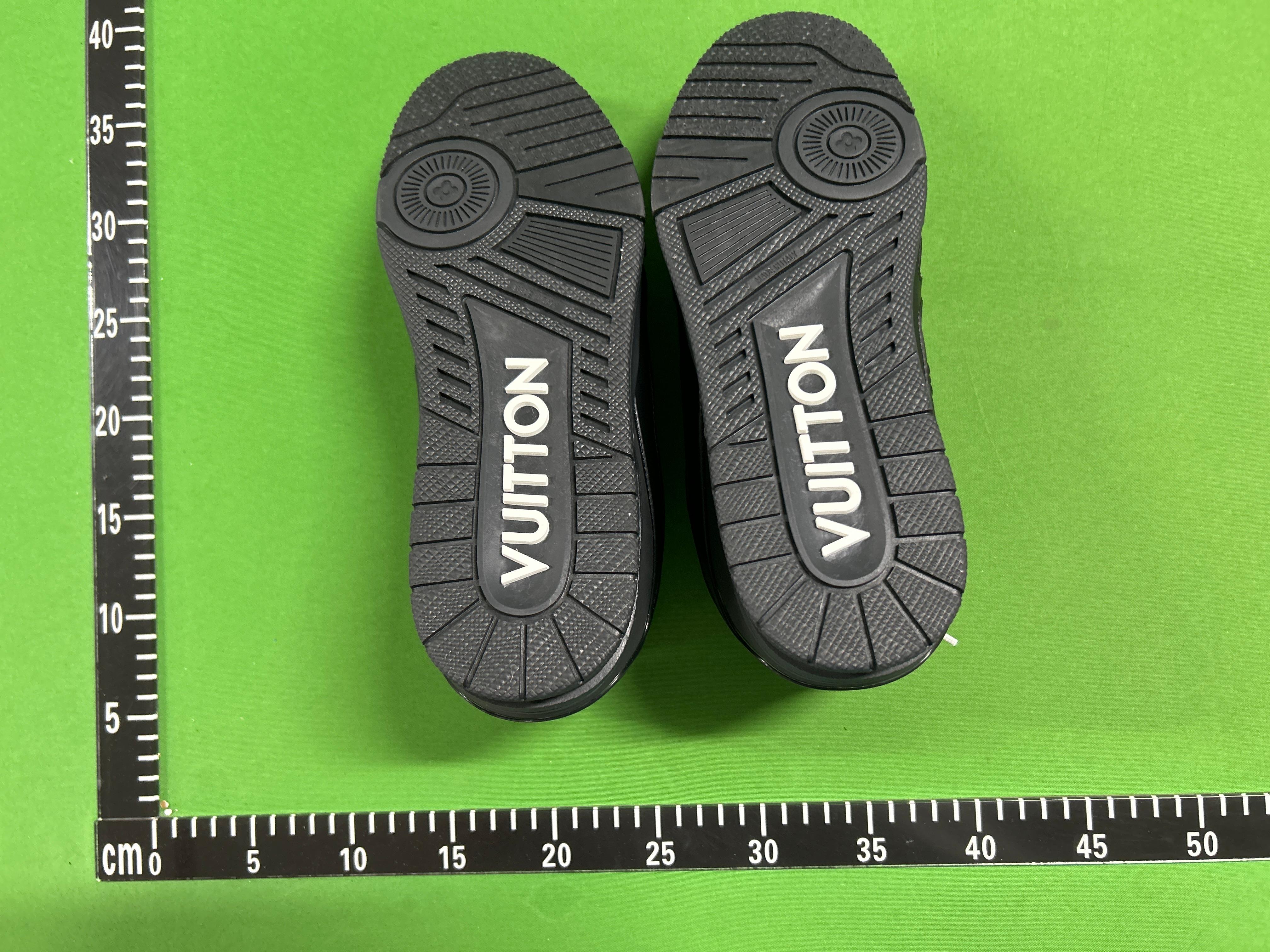 Foto QC 3 de Louis Vuitton Trainer Low White Red BM0159