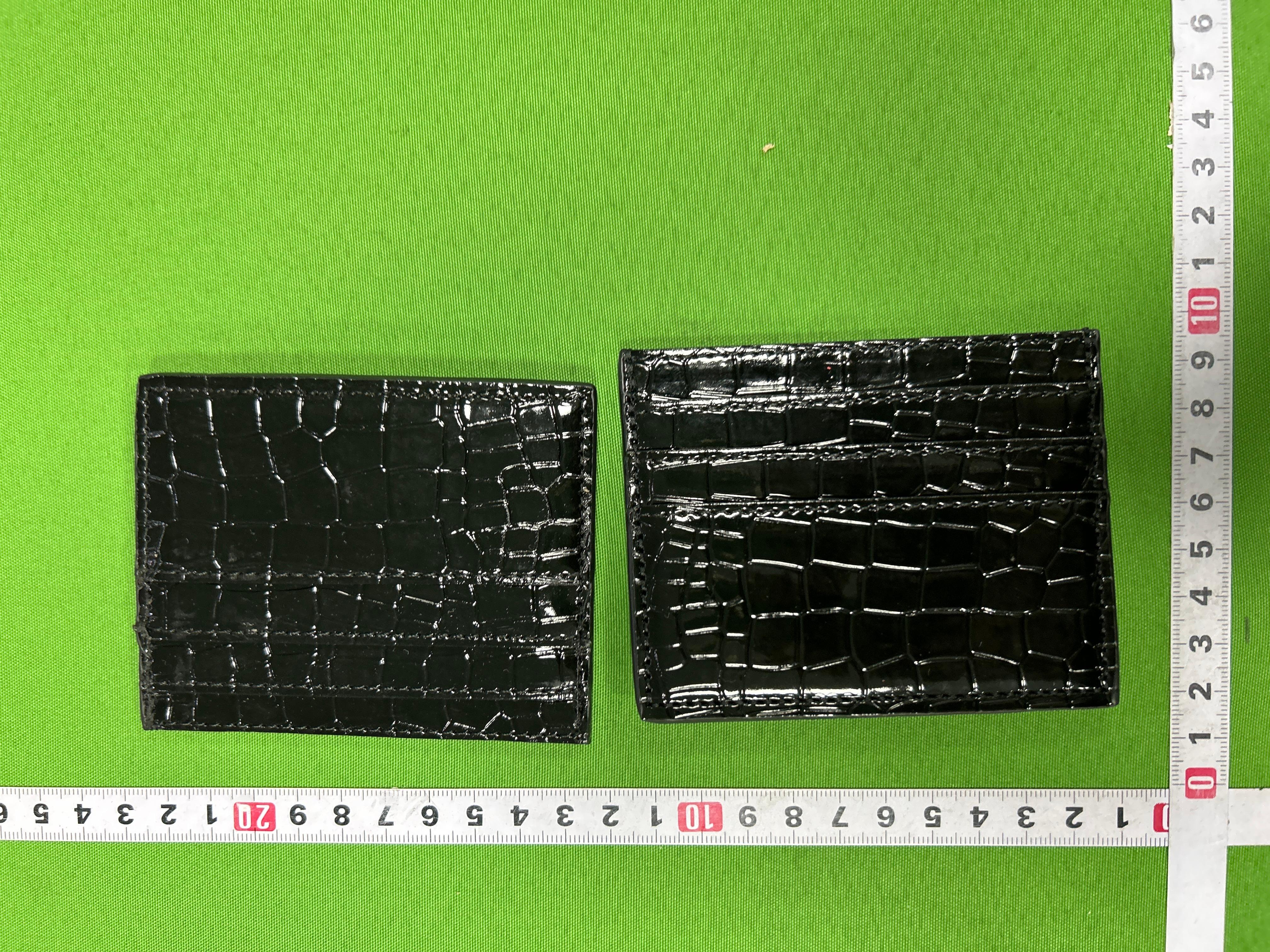 Foto QC 4 de Chrome Hearts Scroll Label Card Case Leather Black