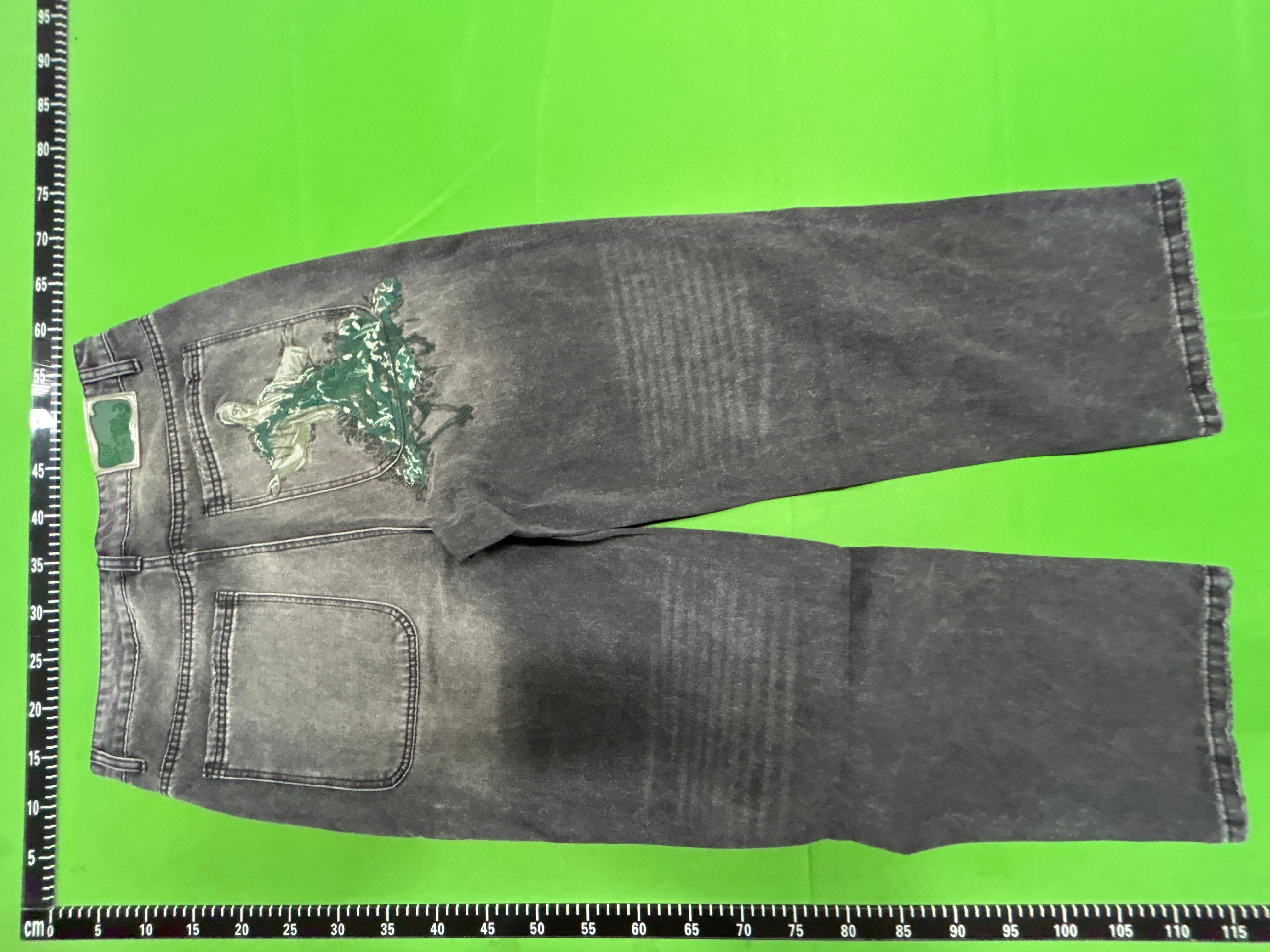 Foto QC 8 de Derschutze Denim Shorts Heavy Embroidery Statue White