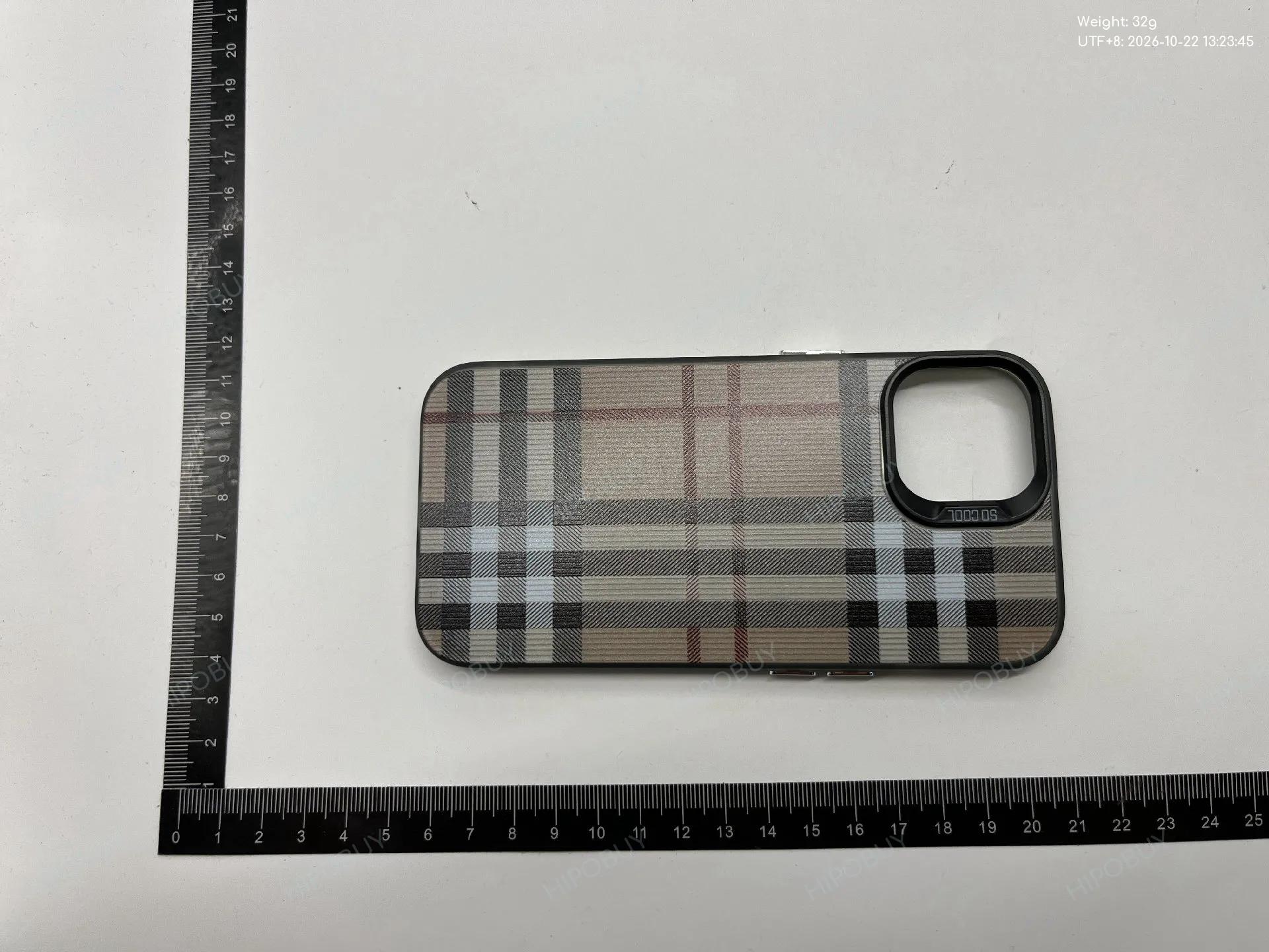 Foto QC 5 de Burberry Vintage Check Case for iPhone 15 Pro Max Archive Beige