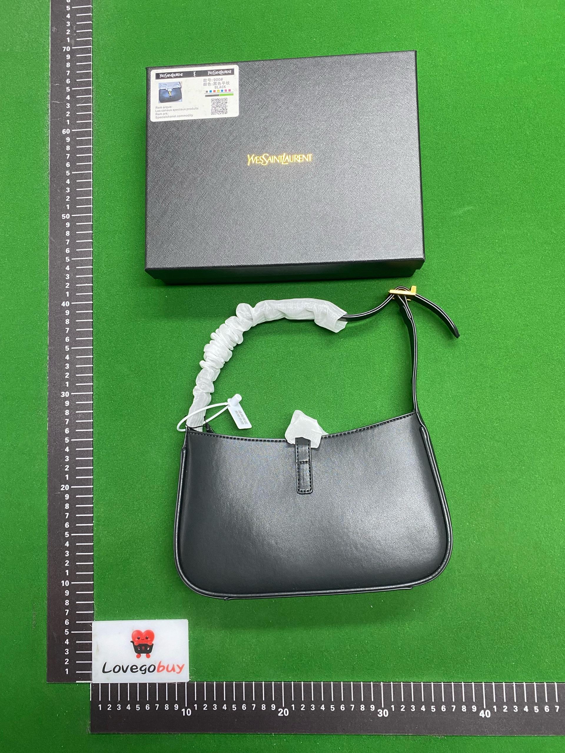Foto QC 7 de Saint Laurent Le 5 à 7 Black Croc-Embossed Leather