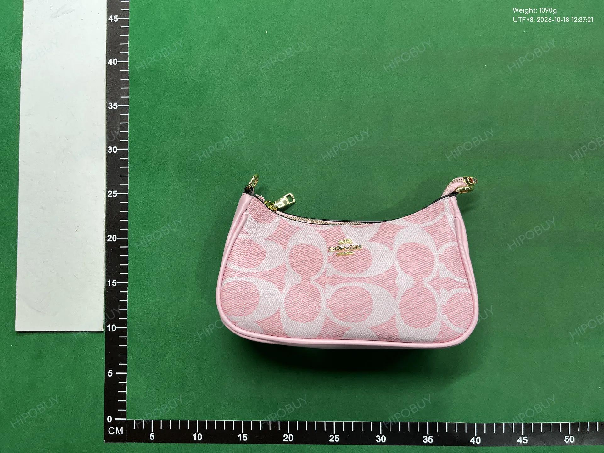 Foto QC 7 de Coach Crescent Bag Set White Cherry Charm