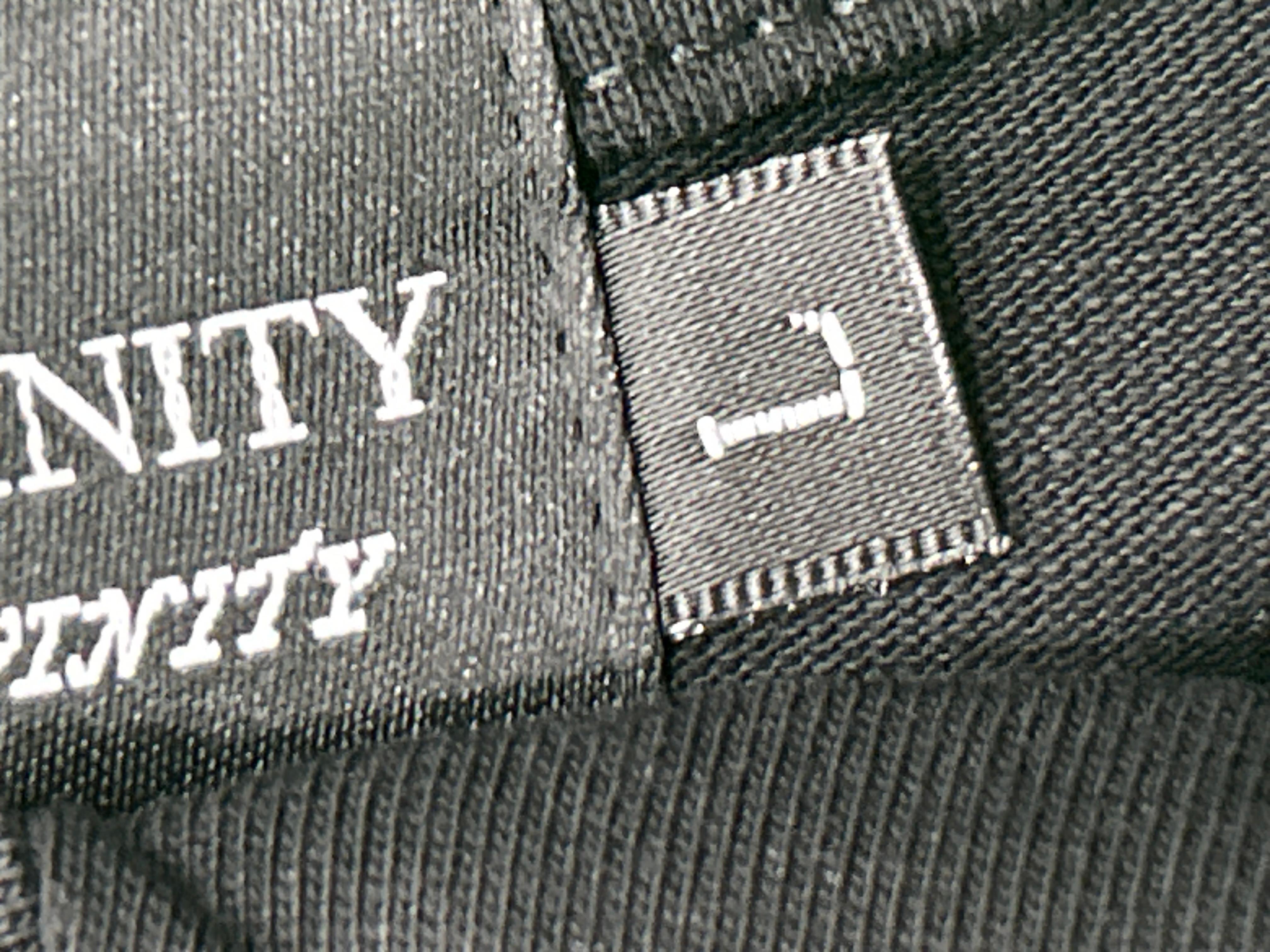 Foto QC 2 de Breathedivinity Gothic Logo T-shirt Black