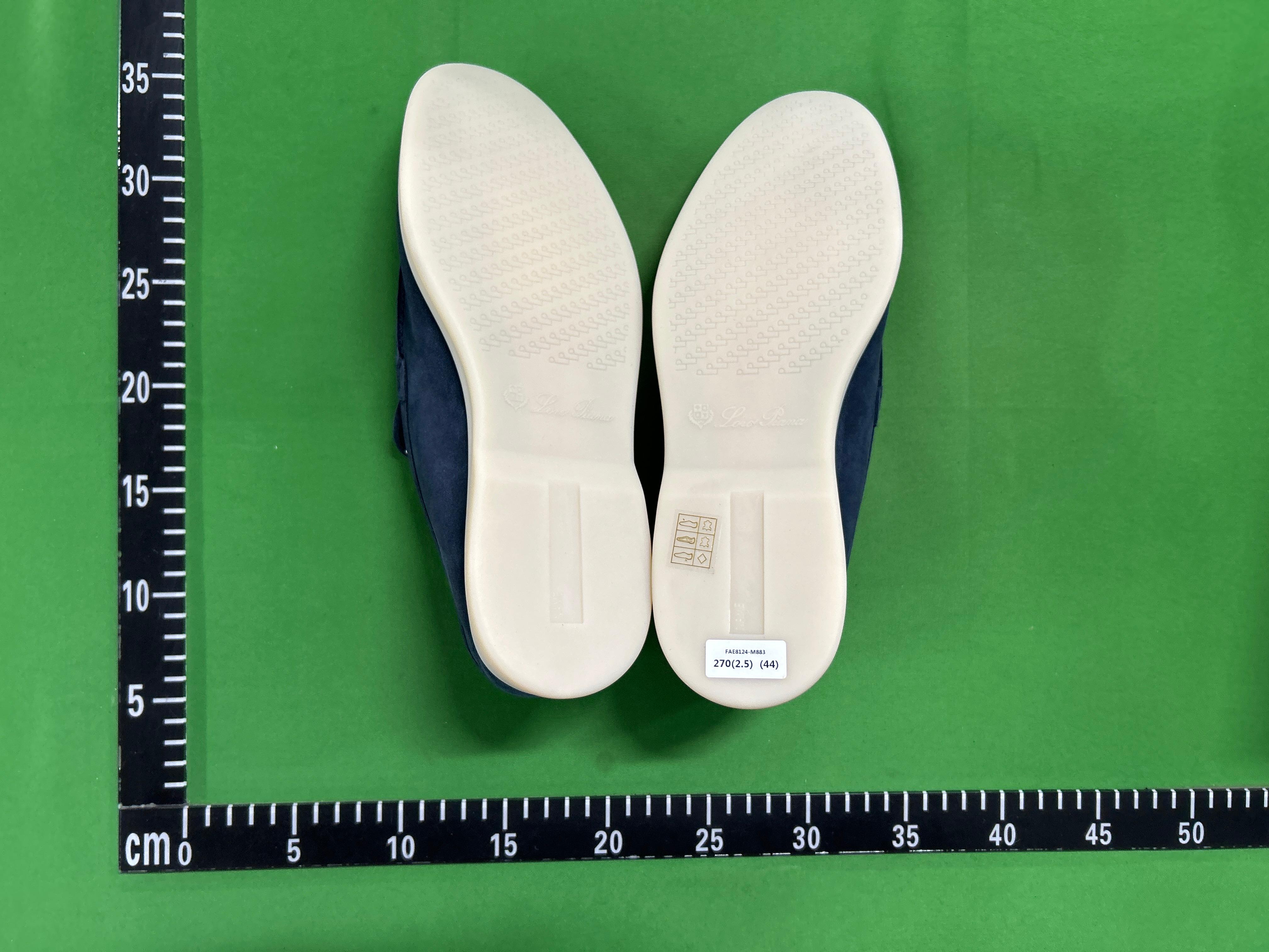 Foto QC 5 de Loro Piana Summer Walk Suede Loafers Grey