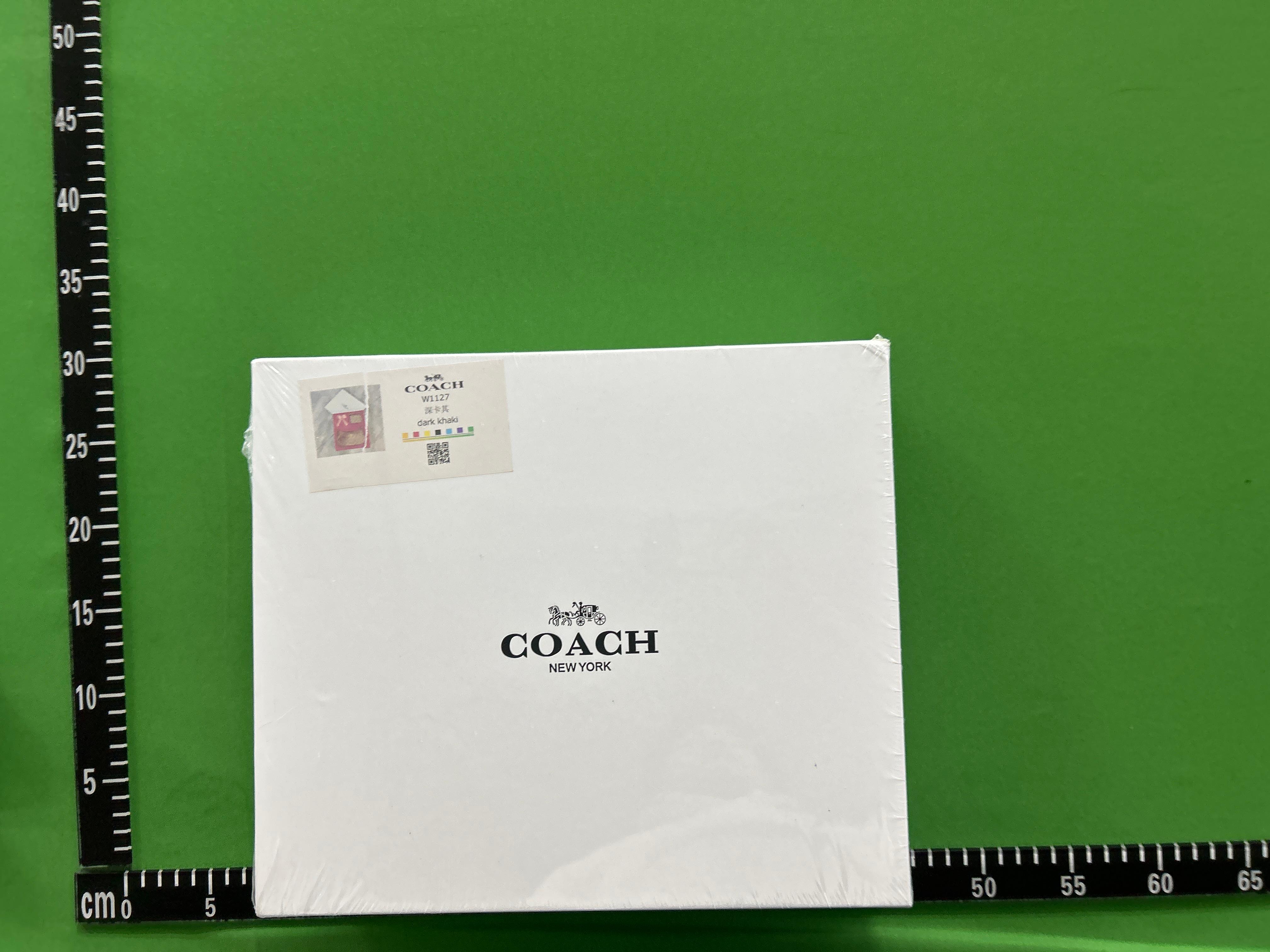 Foto QC 1 de Coach Crescent Bag Set White Cherry Charm
