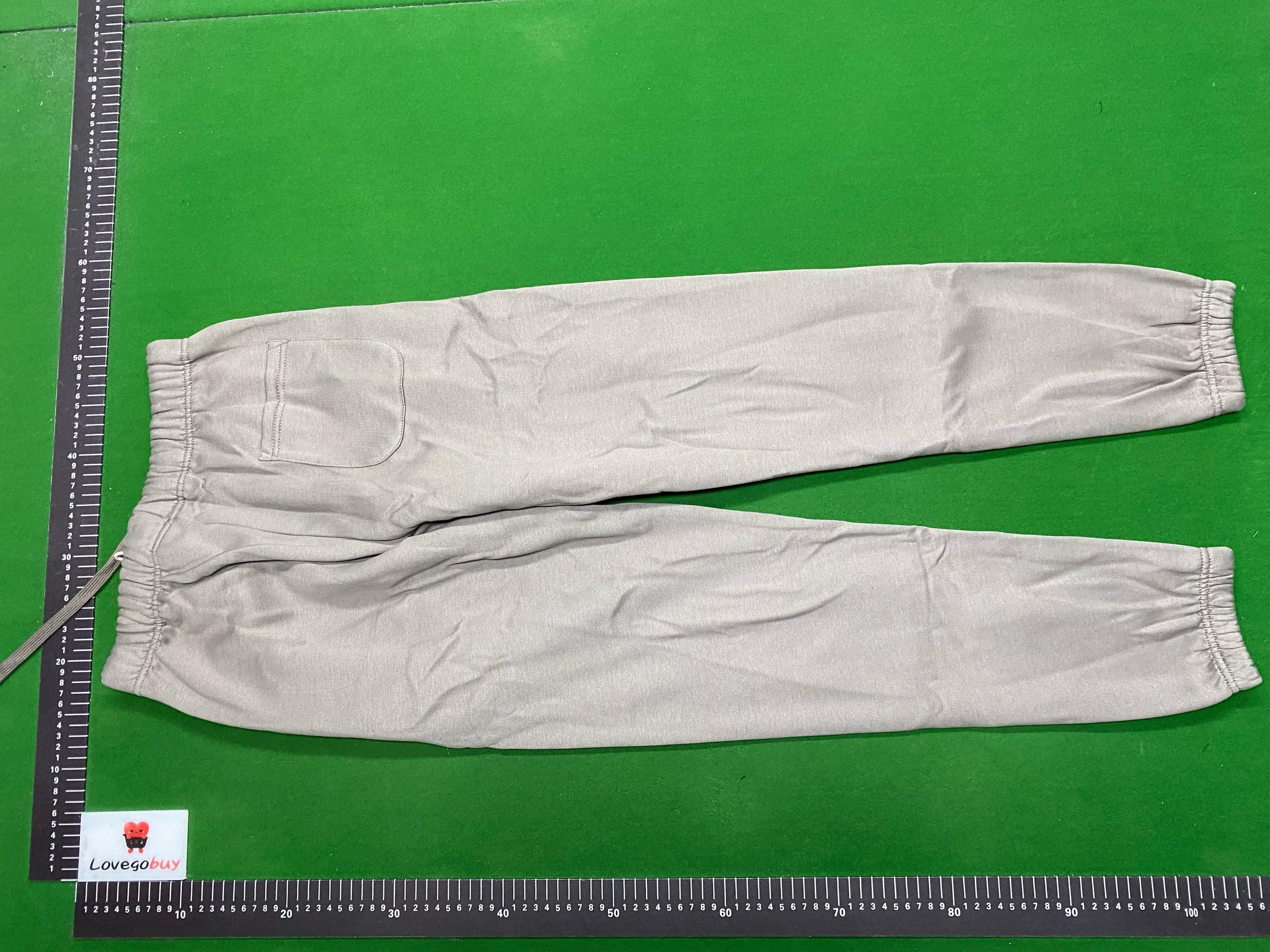 Foto QC 1 de Fear of God Essentials 1977 Set 2-Piece Iron