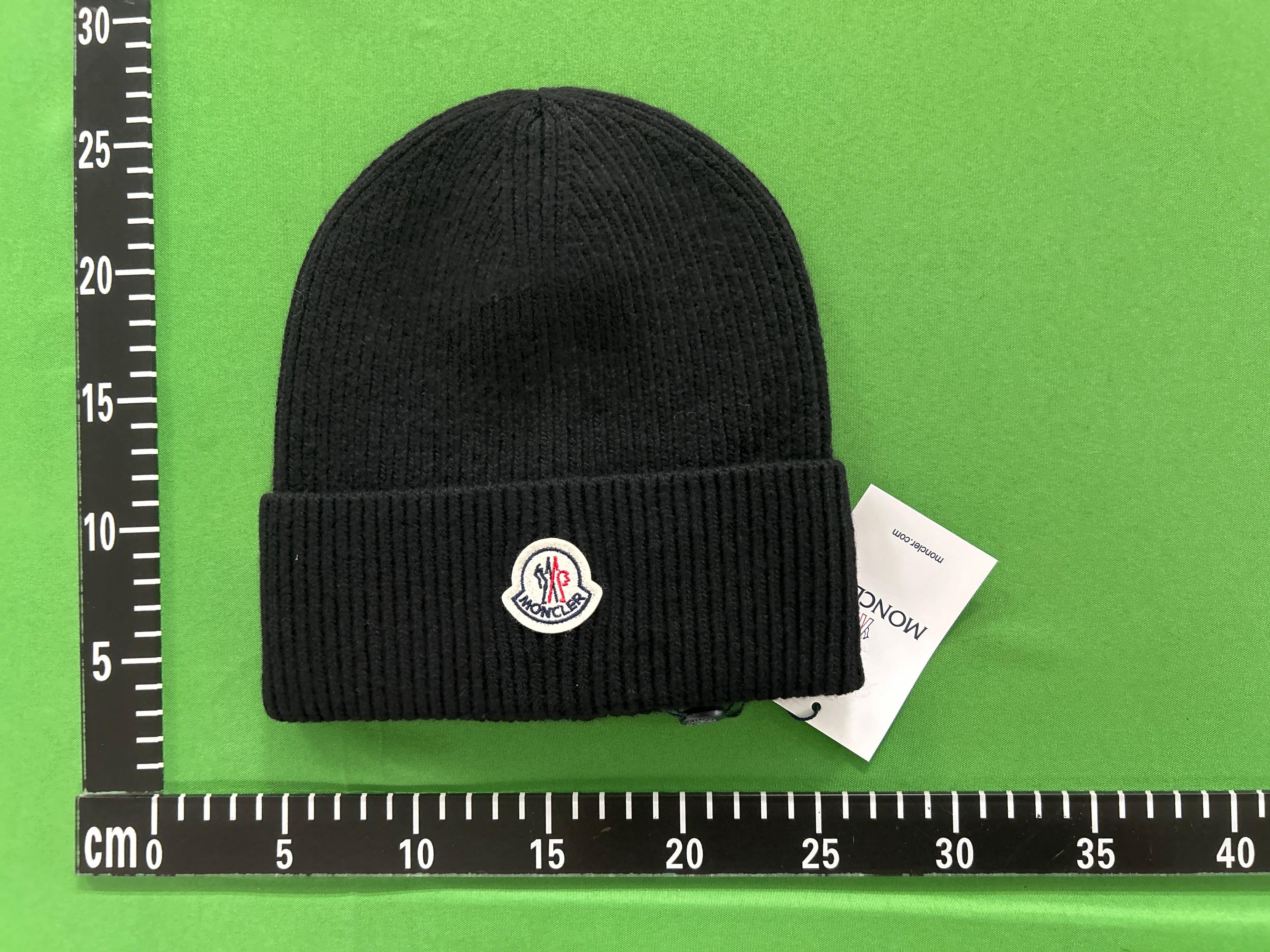 Foto QC 3 de Moncler Logo Patch Beanie White