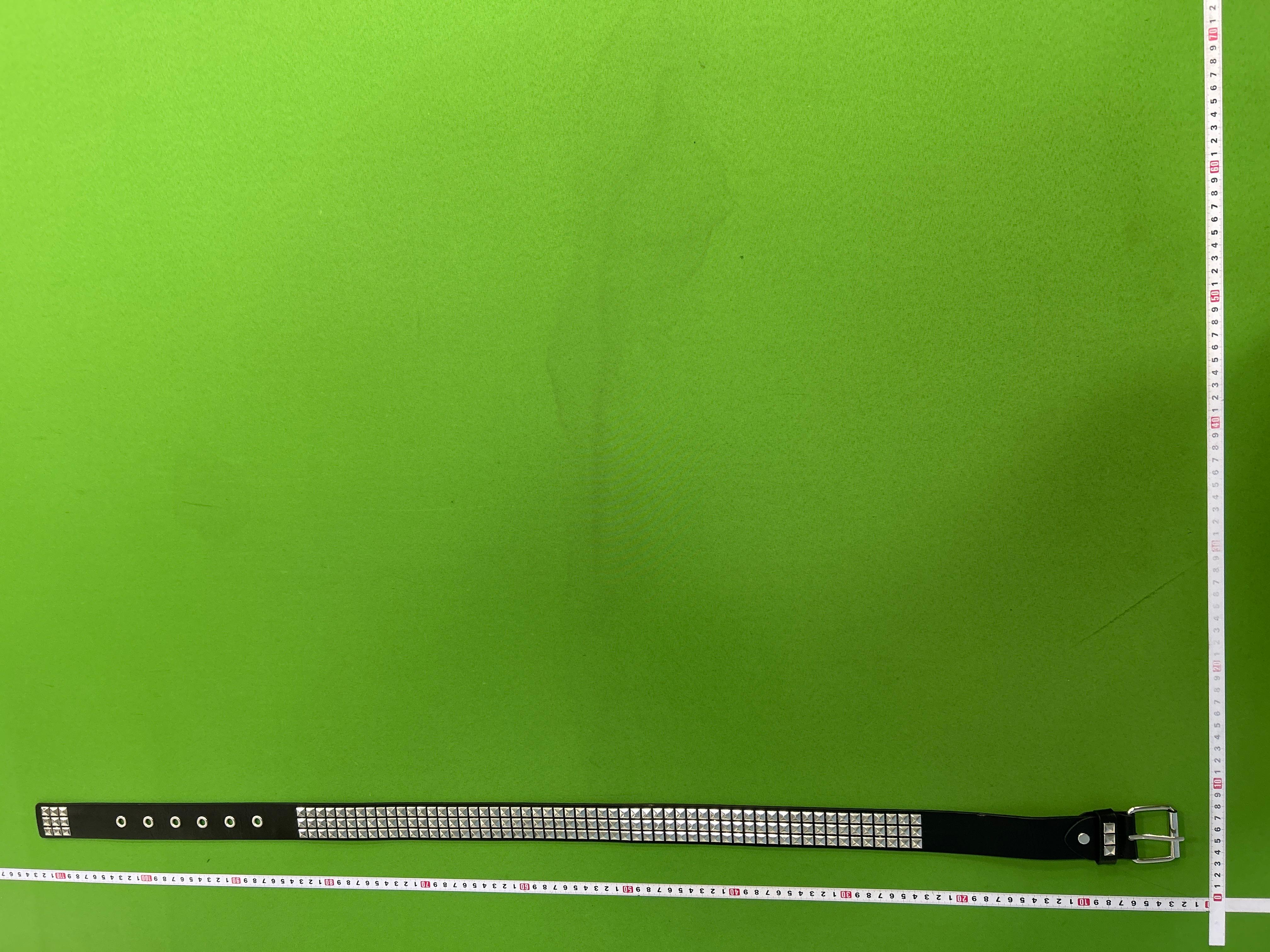 Foto QC 5 de Unbranded 3-Row Pyramid Studded Belt Black