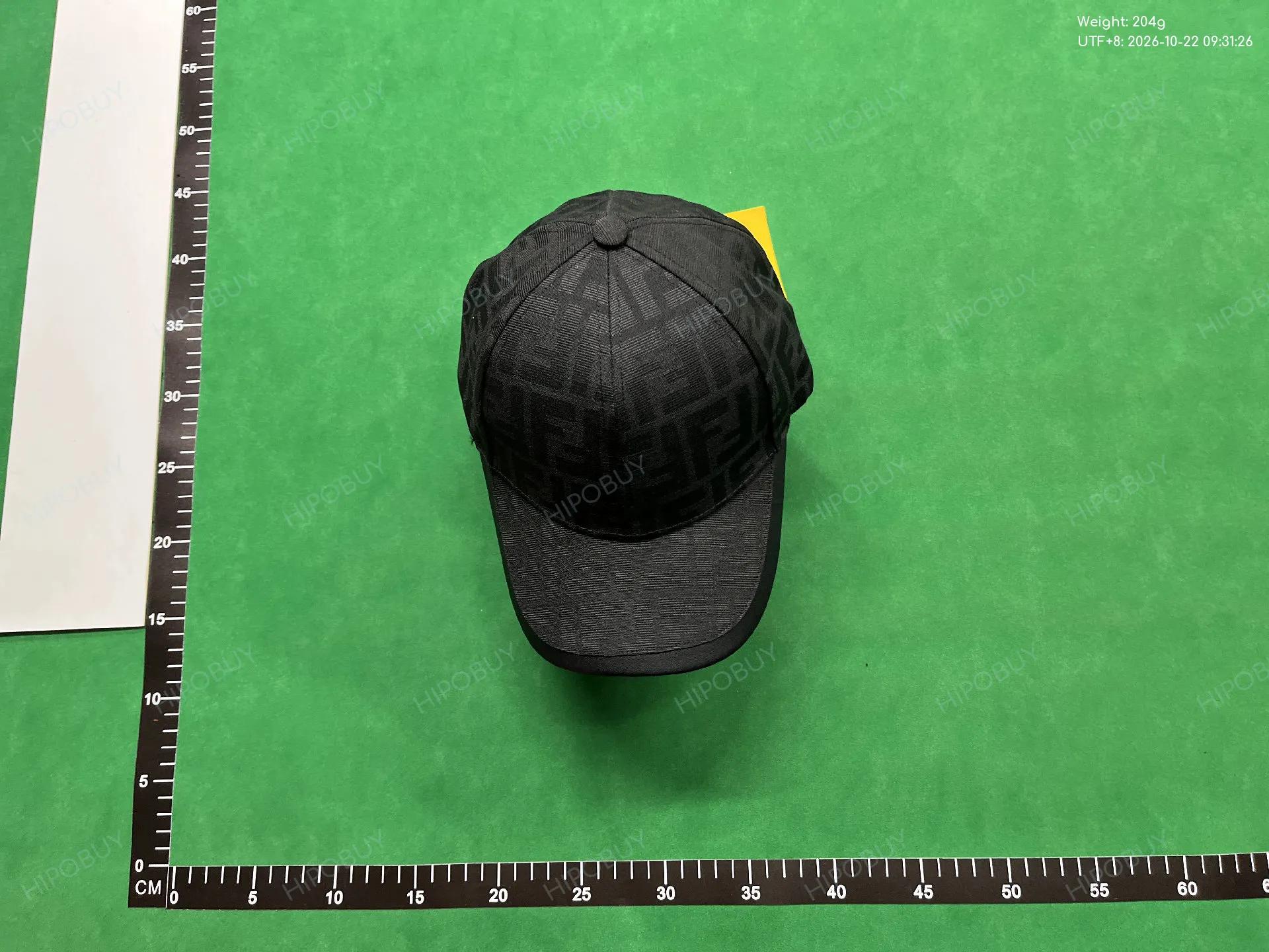 Foto QC 1 de Fendi FF Monogram Leather Trim Cap Tobacco/Black