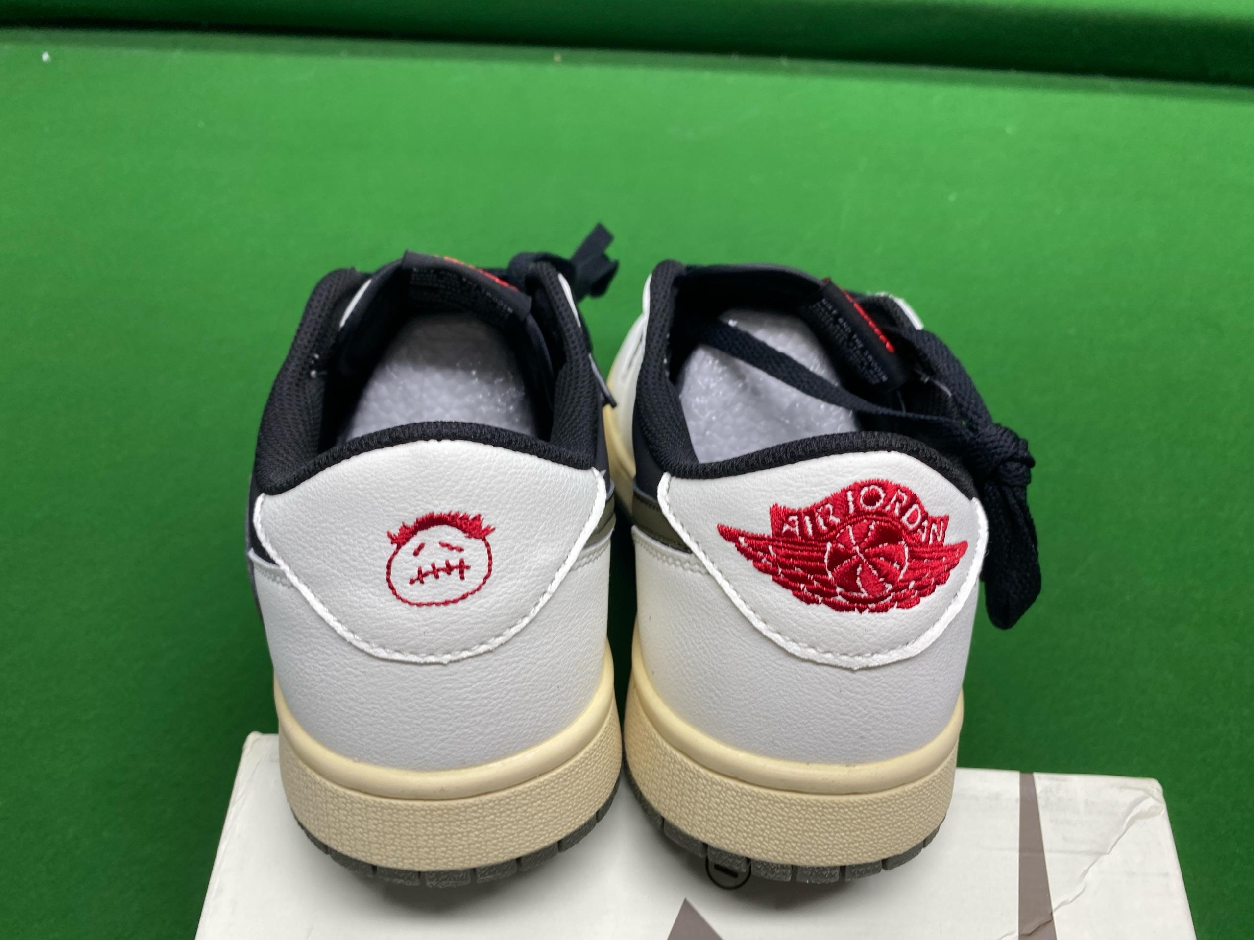 Foto QC 2 de Jordan 1 Retro Low OG SP Travis Scott Black Phantom DM7866-001