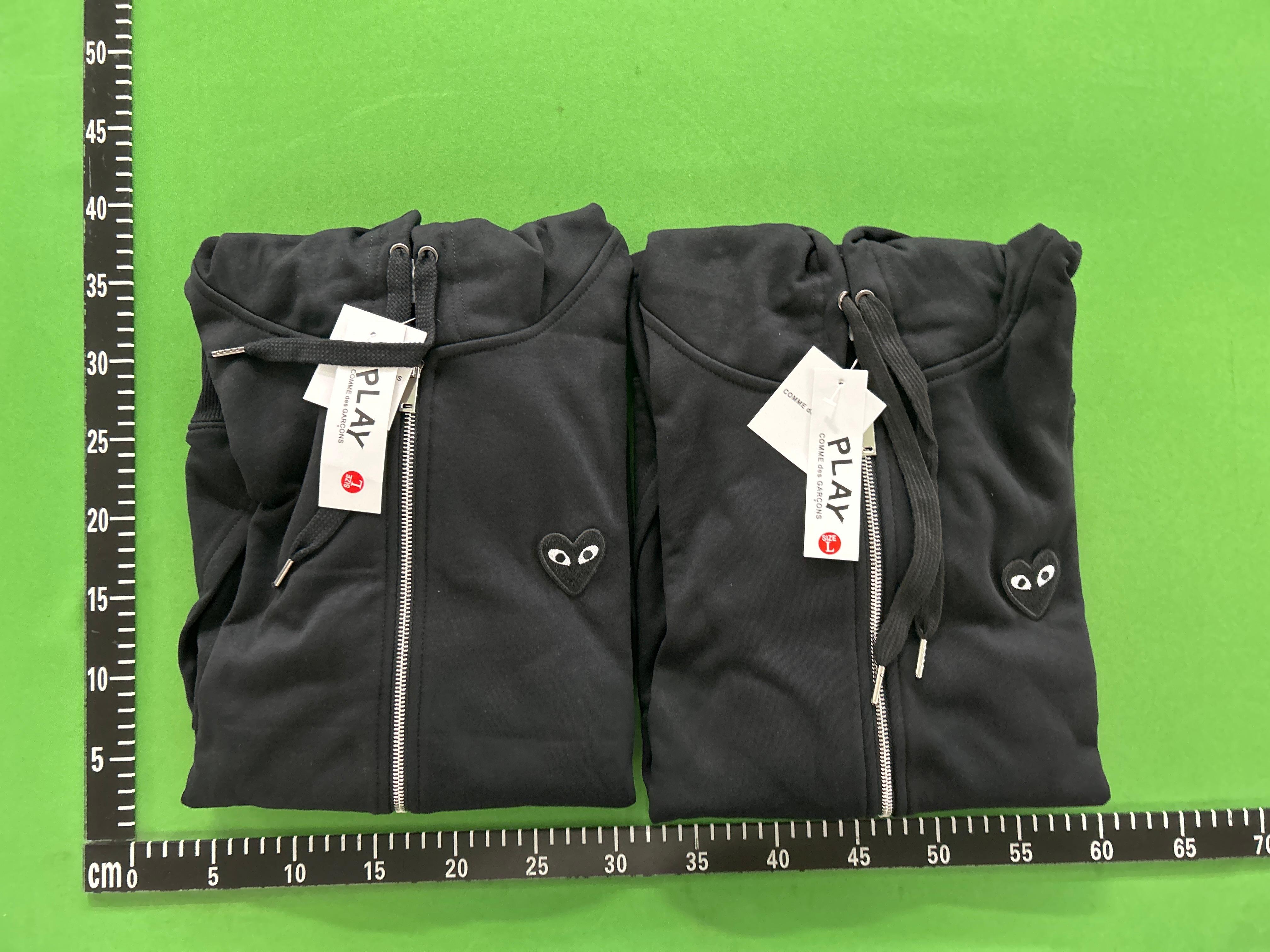 Foto QC 8 de Comme des Garçons Play Heart Logo Zip Sweater Grey