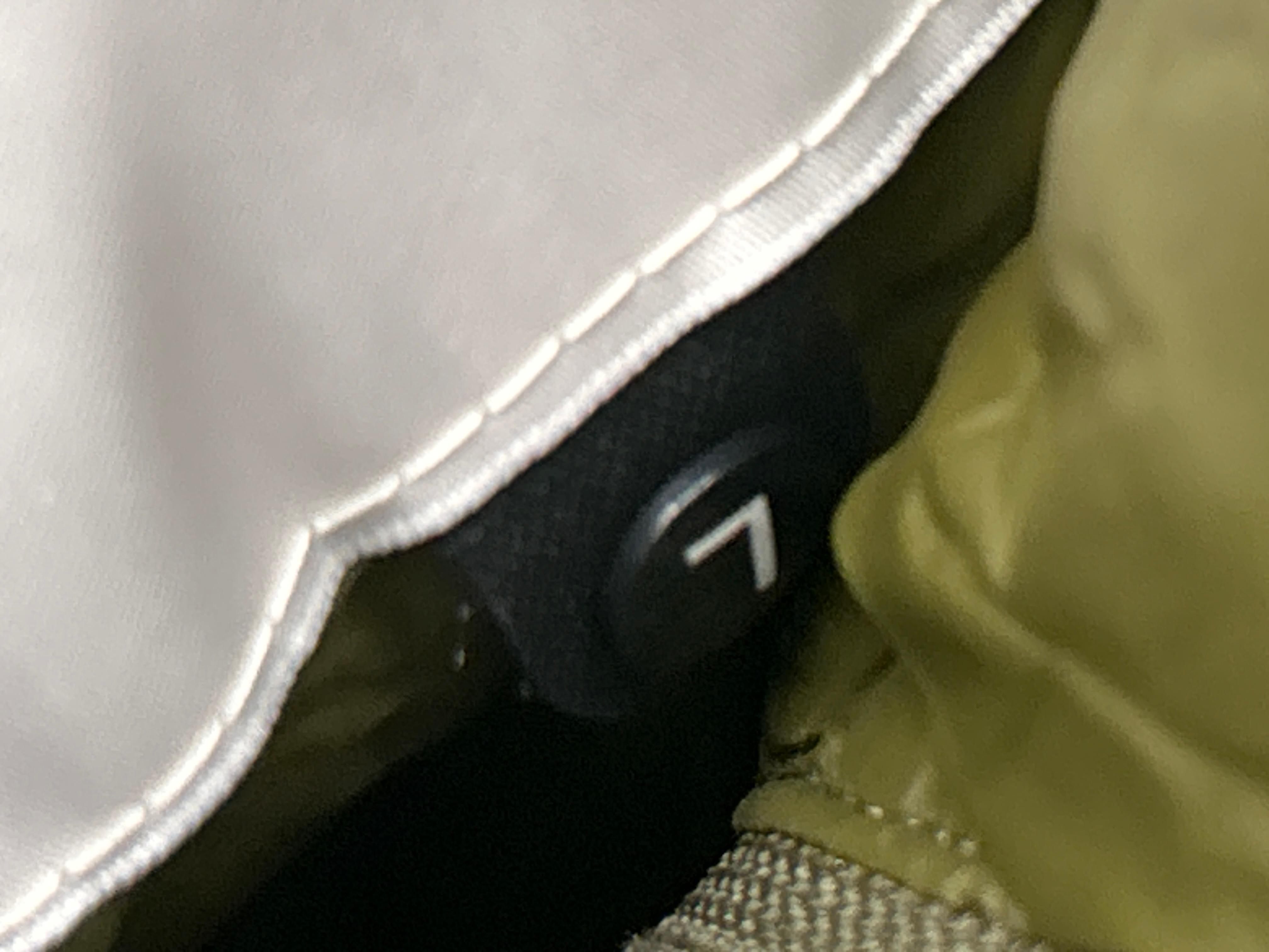 Foto QC 2 de Moncler Maya Puffer Jacket Reflective Black