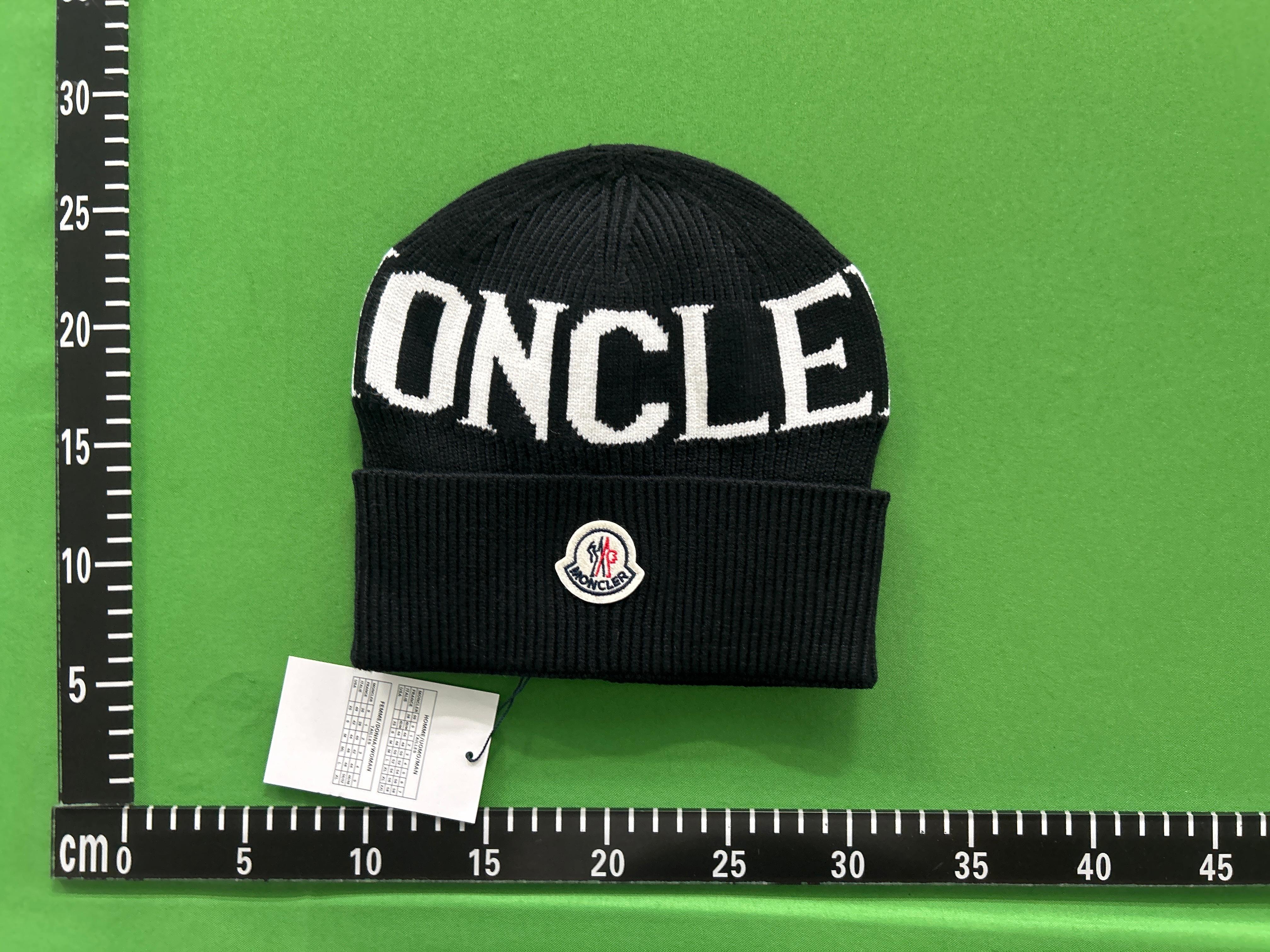 Foto QC 1 de Moncler Logo Beanie Cream