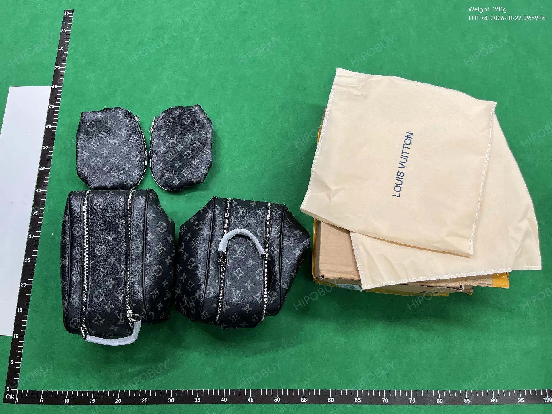 Foto QC 6 de Louis Vuitton Toiletry Bag 25 Damier Azur