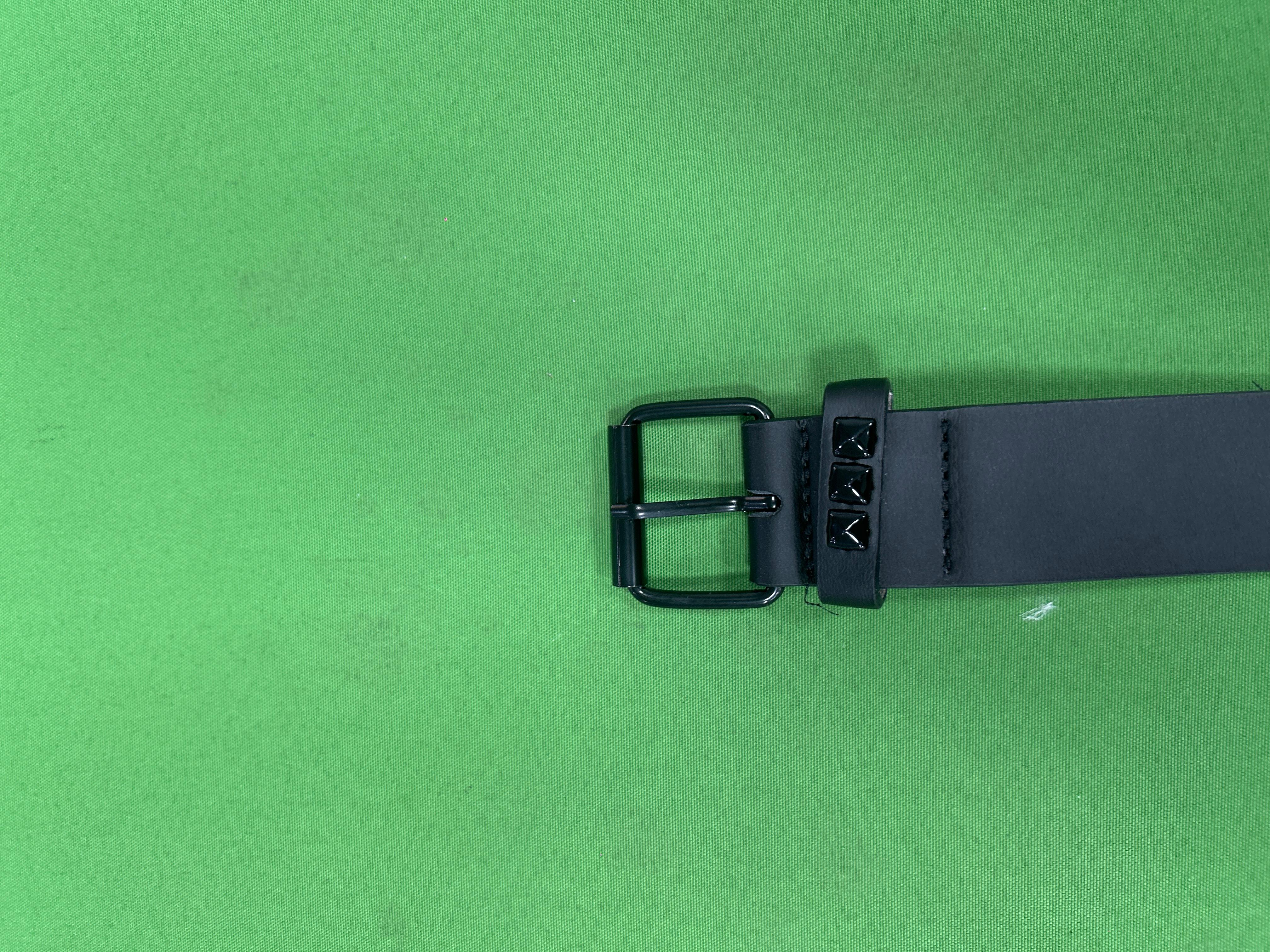 Foto QC 4 de Unbranded 3-Row Pyramid Studded Belt Black