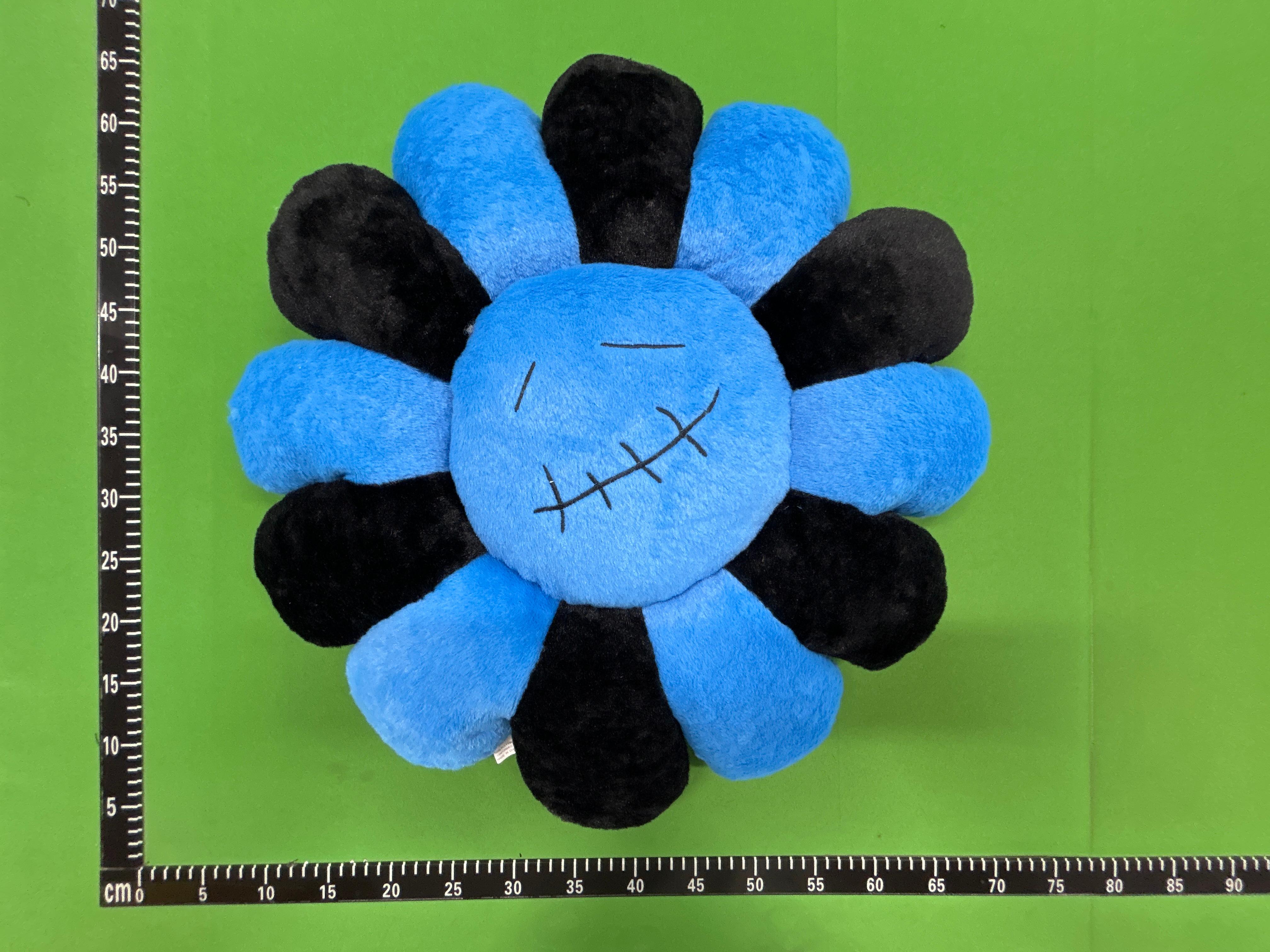 Foto QC 1 de Cactus Jack Sunflower Pink Black White Plush Cushion
