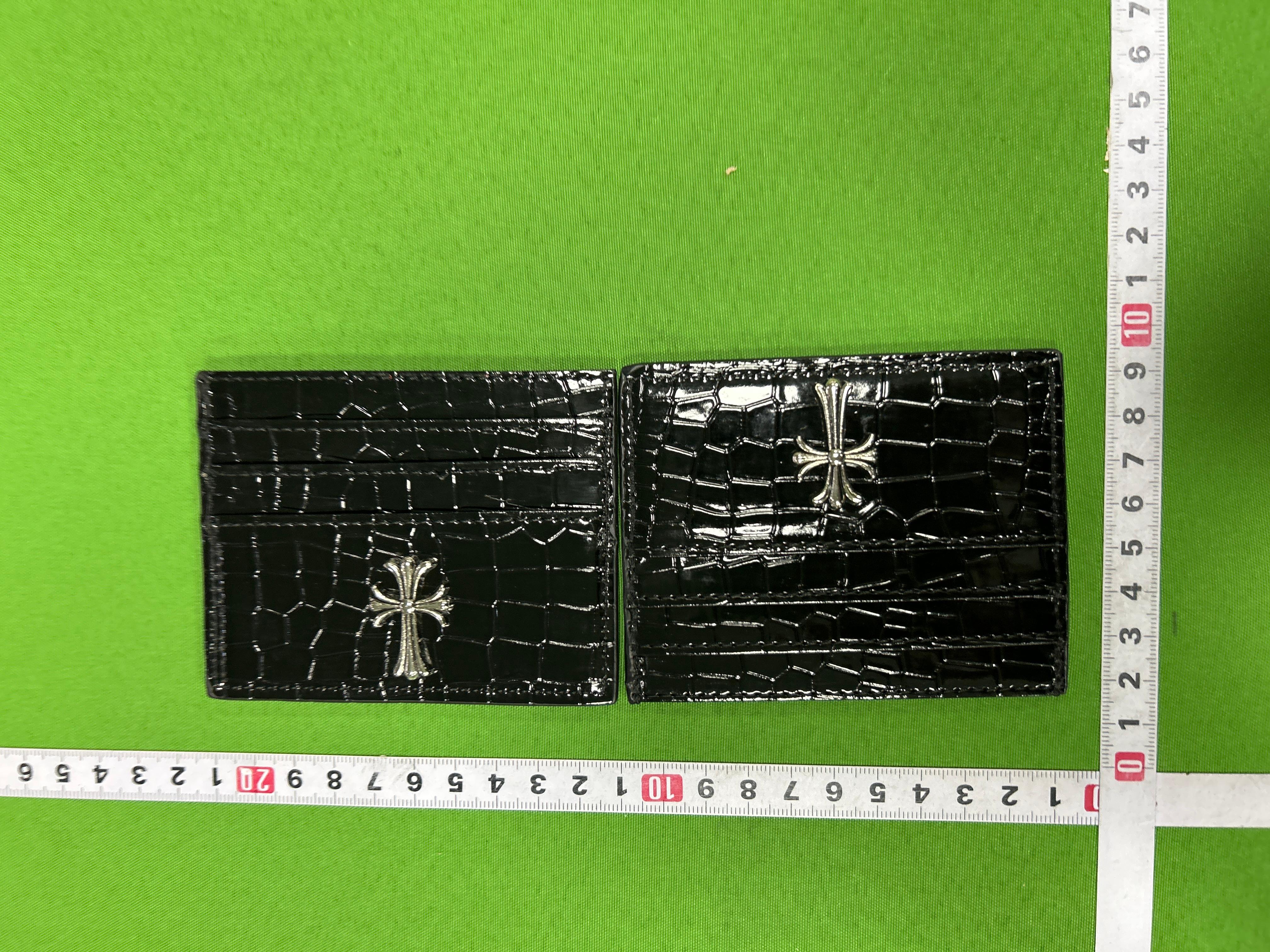 Foto QC 3 de Chrome Hearts Scroll Label Card Case Leather Black