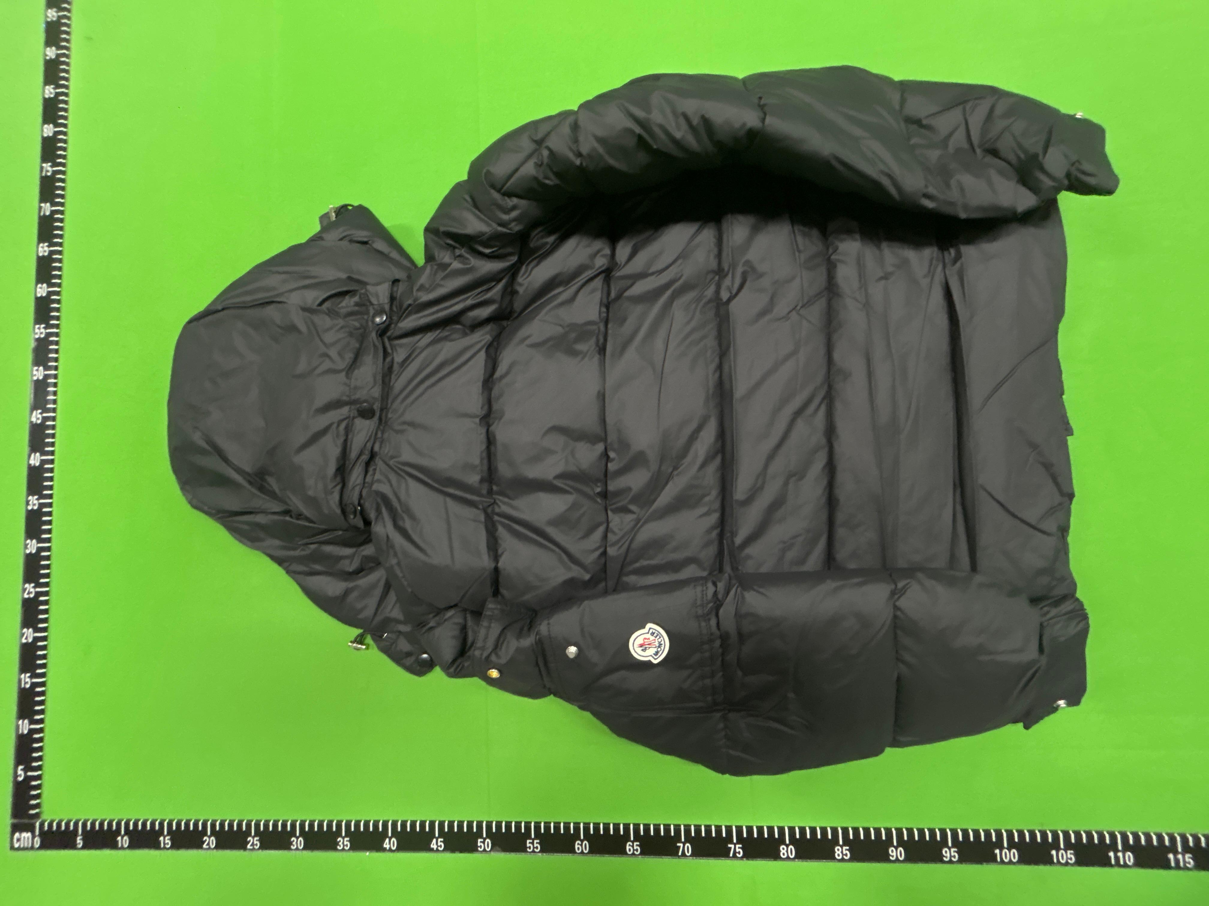 Foto QC 8 de Moncler Hooded Puffer Jacket Matte Down Navy