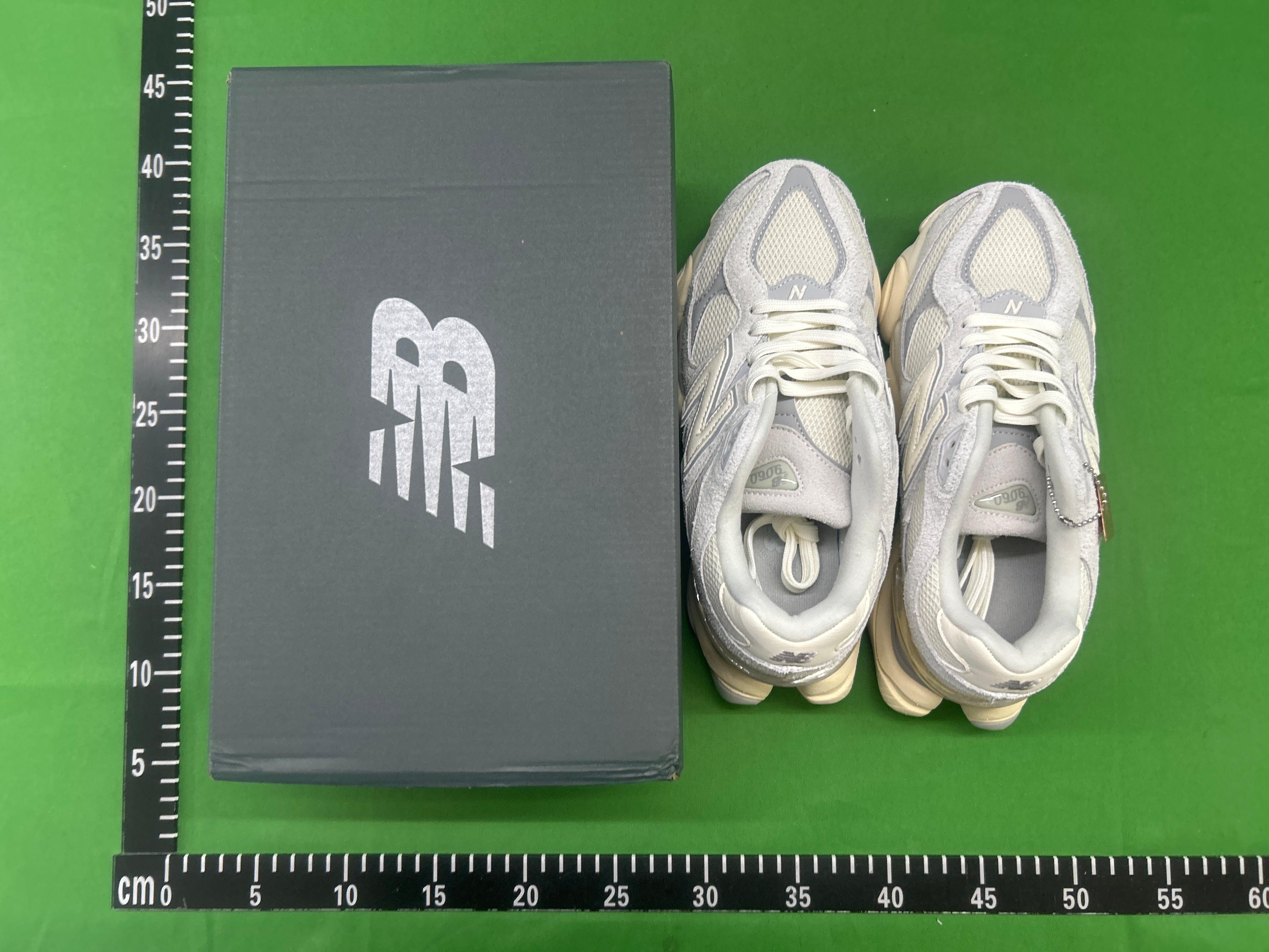 Foto QC 2 de New Balance 9060 Sea Salt Surf U9060MAC