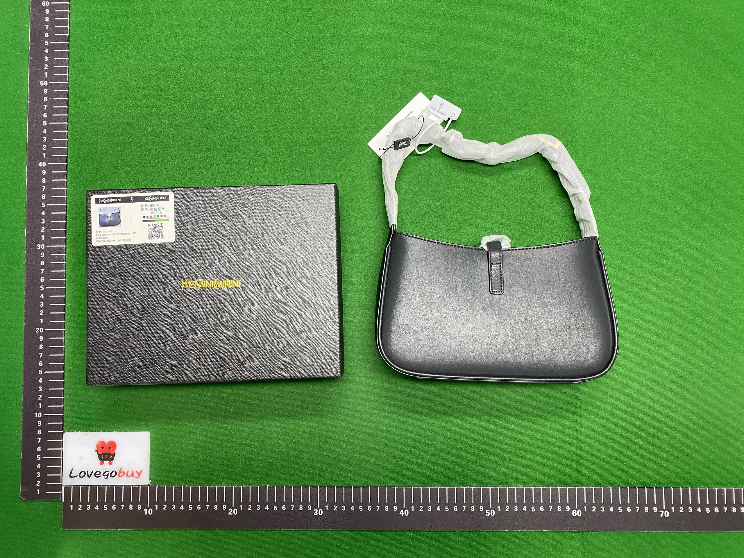 Foto QC 6 de Saint Laurent Le 5 à 7 Black Croc-Embossed Leather