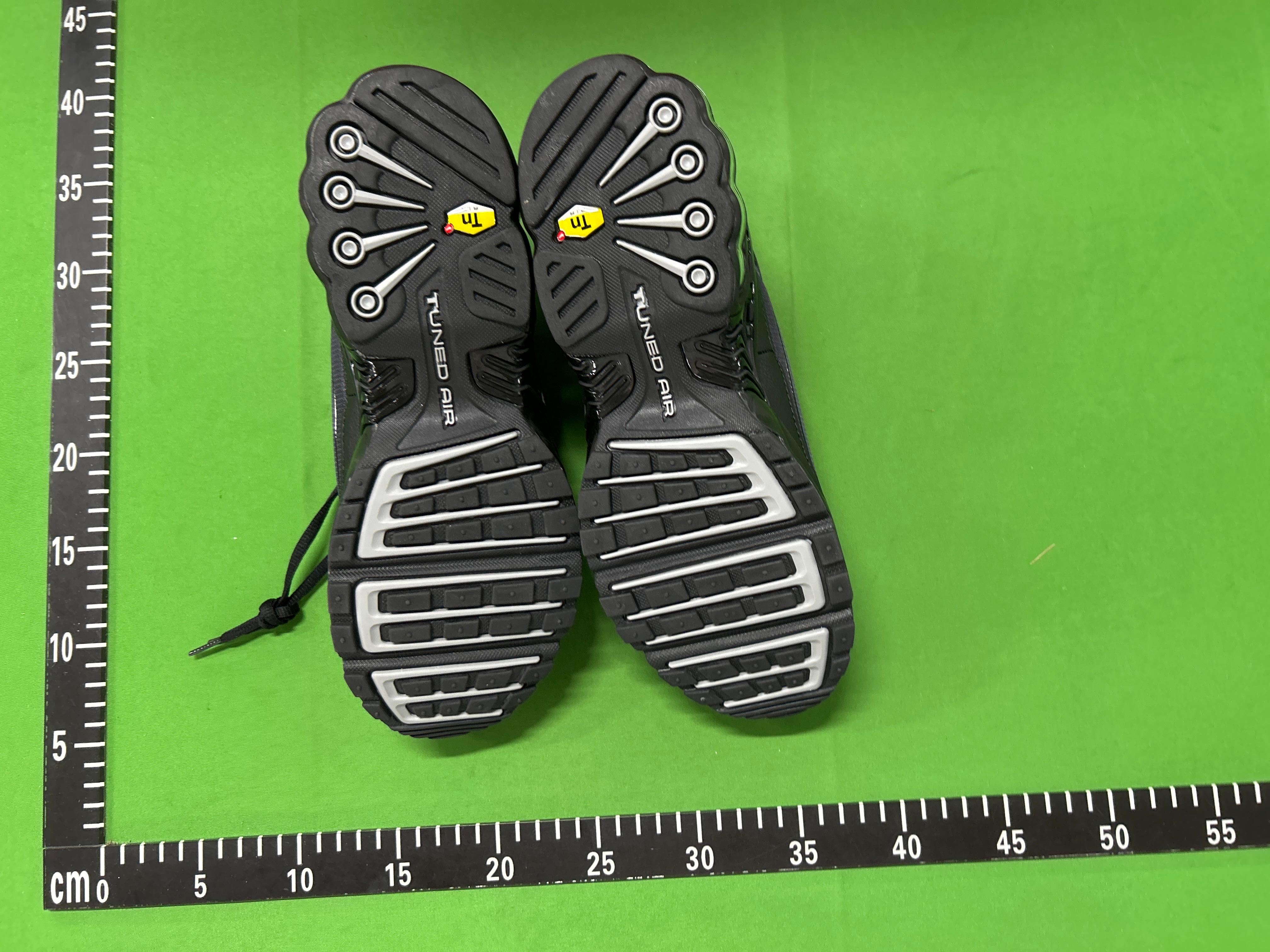 Foto QC 6 de Nike Air Max Plus 3 GS Black Grey DM3269-001