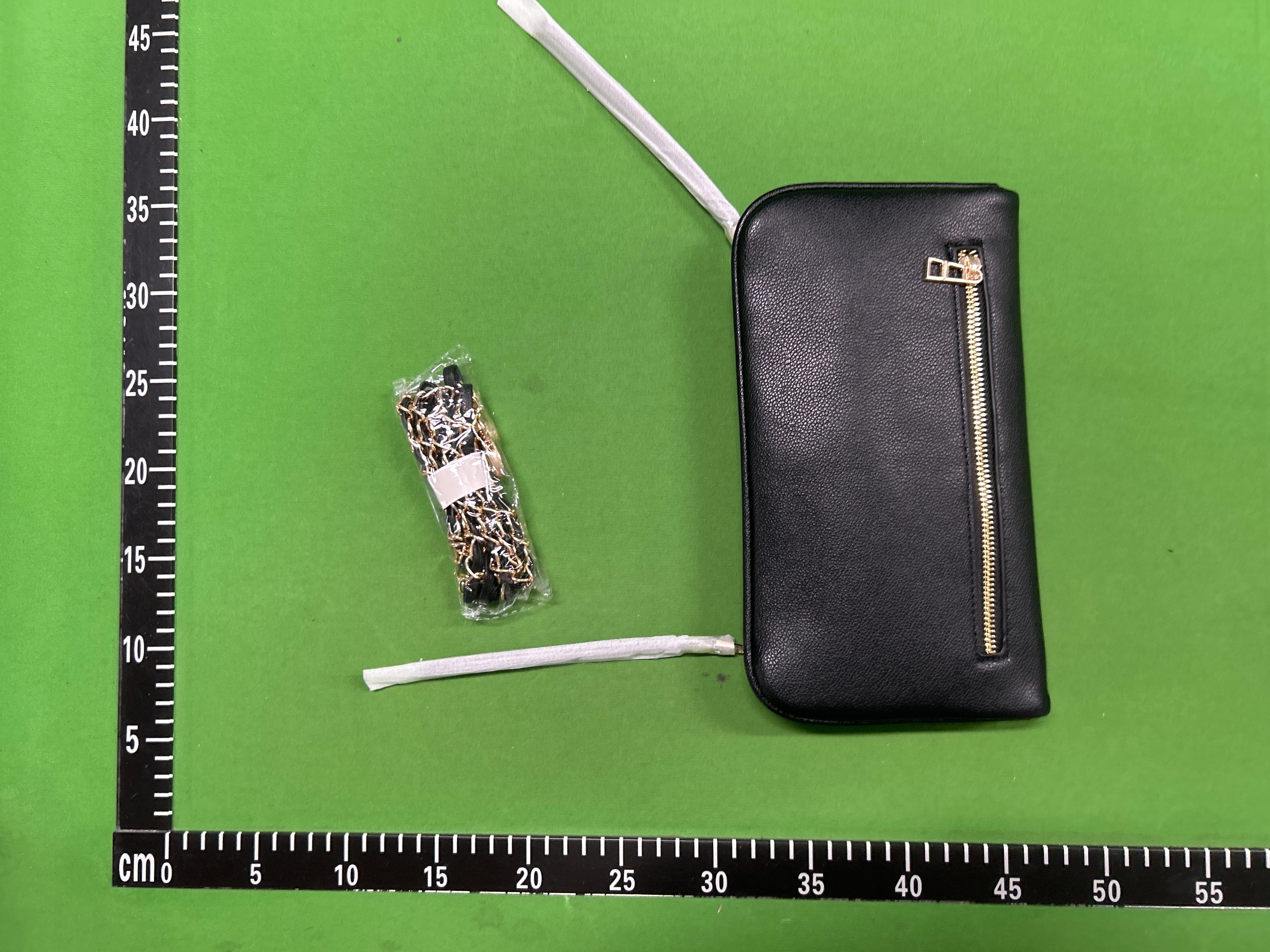 Foto QC 2 de Other Envelope Crossbody Bag White PU