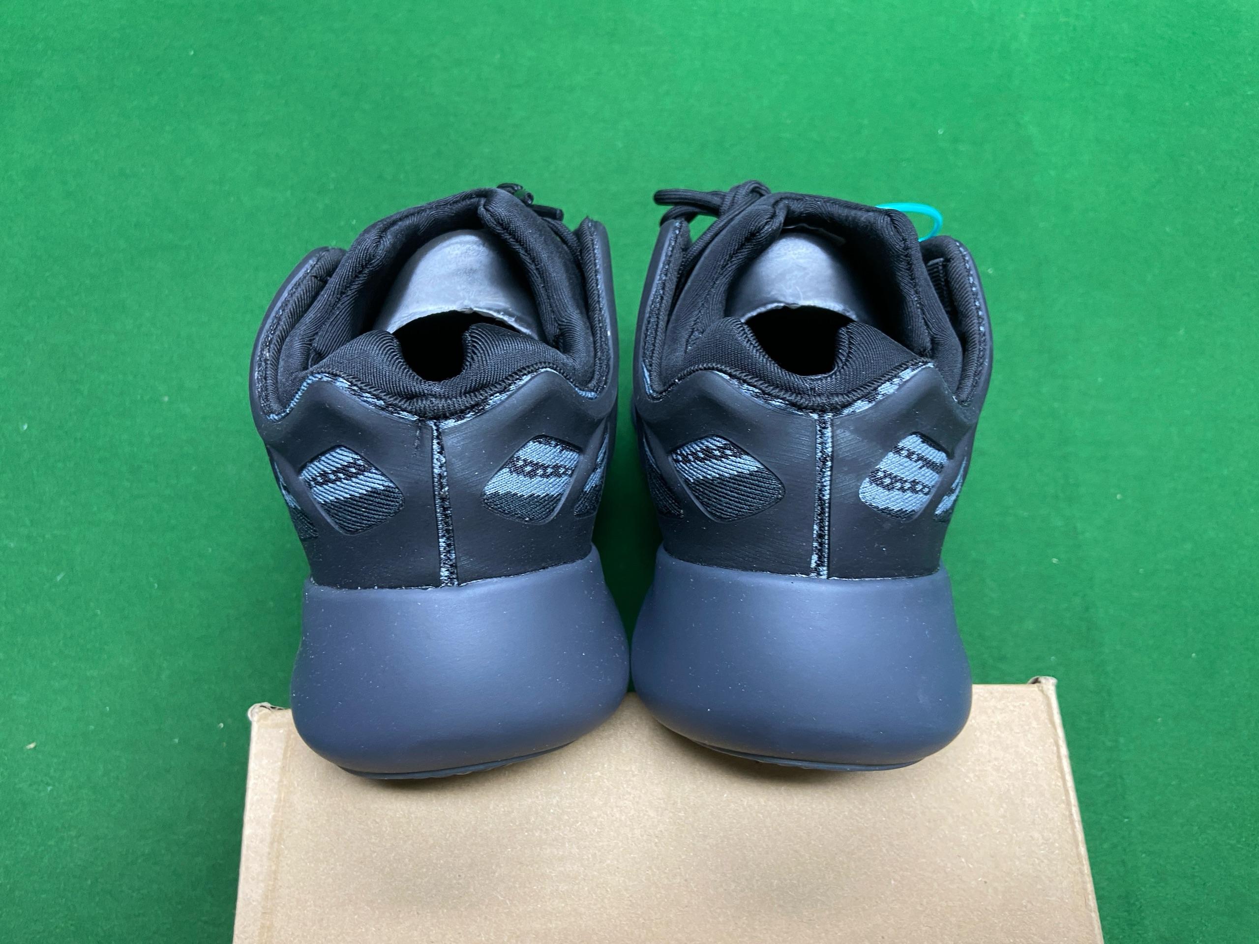 Foto QC 3 de adidas Yeezy 700 V3 Alvah H67799